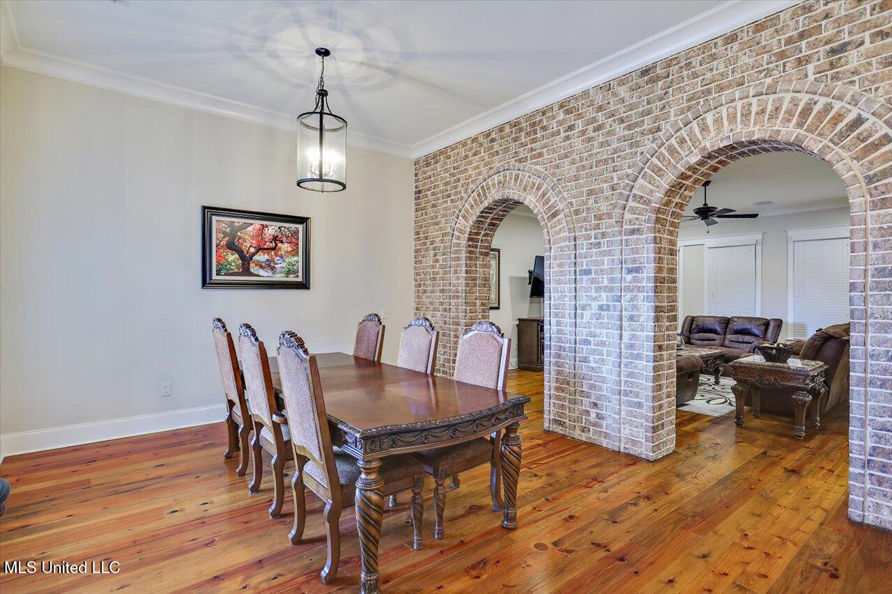 213 Ironwood Plantation Boulevard Property Photo 7