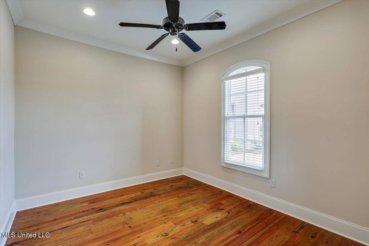 213 Ironwood Plantation Boulevard Property Photo 22