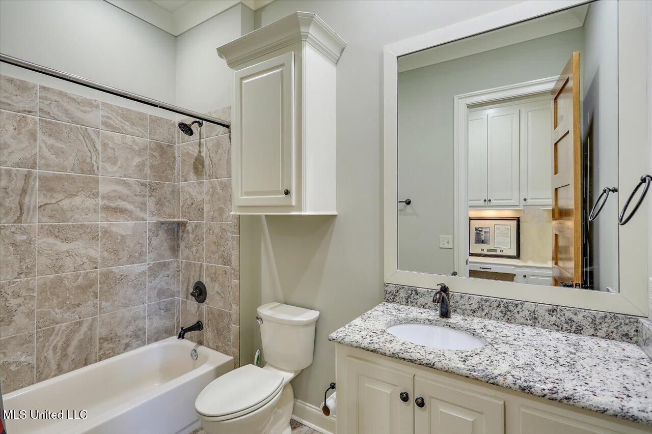 213 Ironwood Plantation Boulevard Property Photo 29