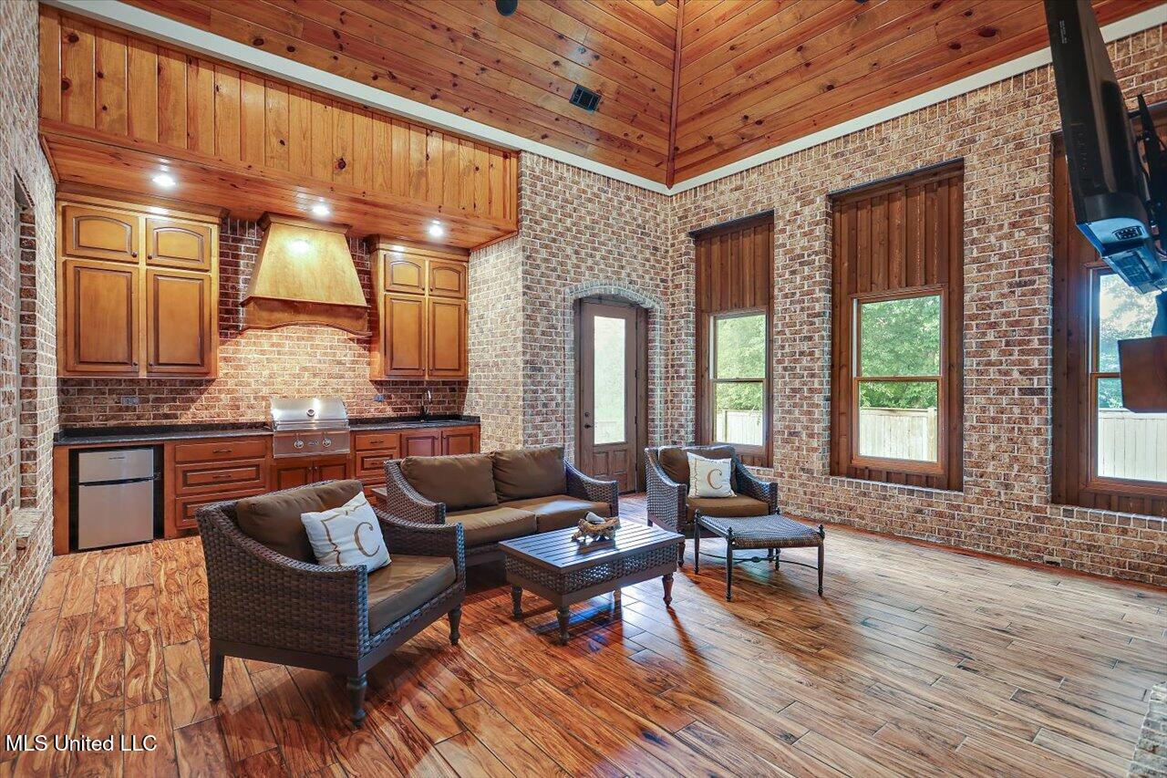 213 Ironwood Plantation Boulevard Property Photo 37