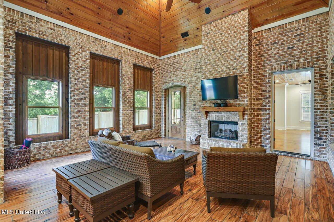 213 Ironwood Plantation Boulevard Property Photo 38