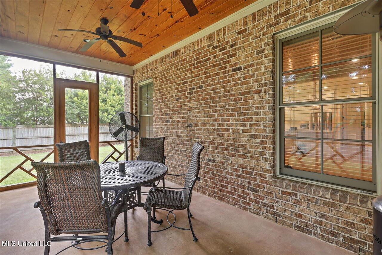 213 Ironwood Plantation Boulevard Property Photo 41
