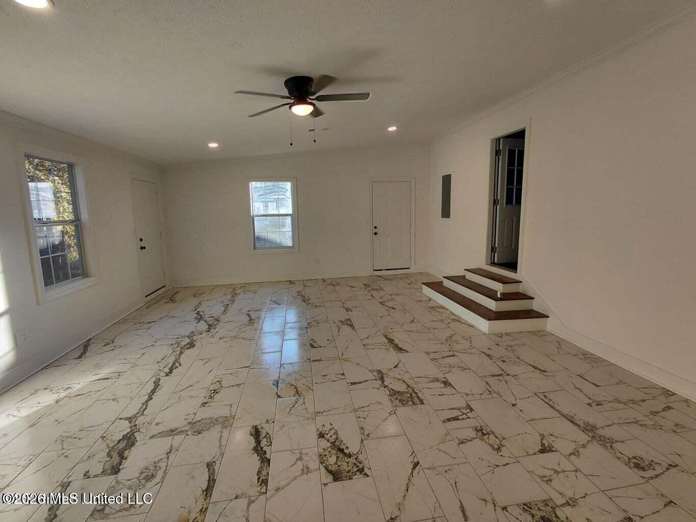 352 Beverly Circle Property Photo 19
