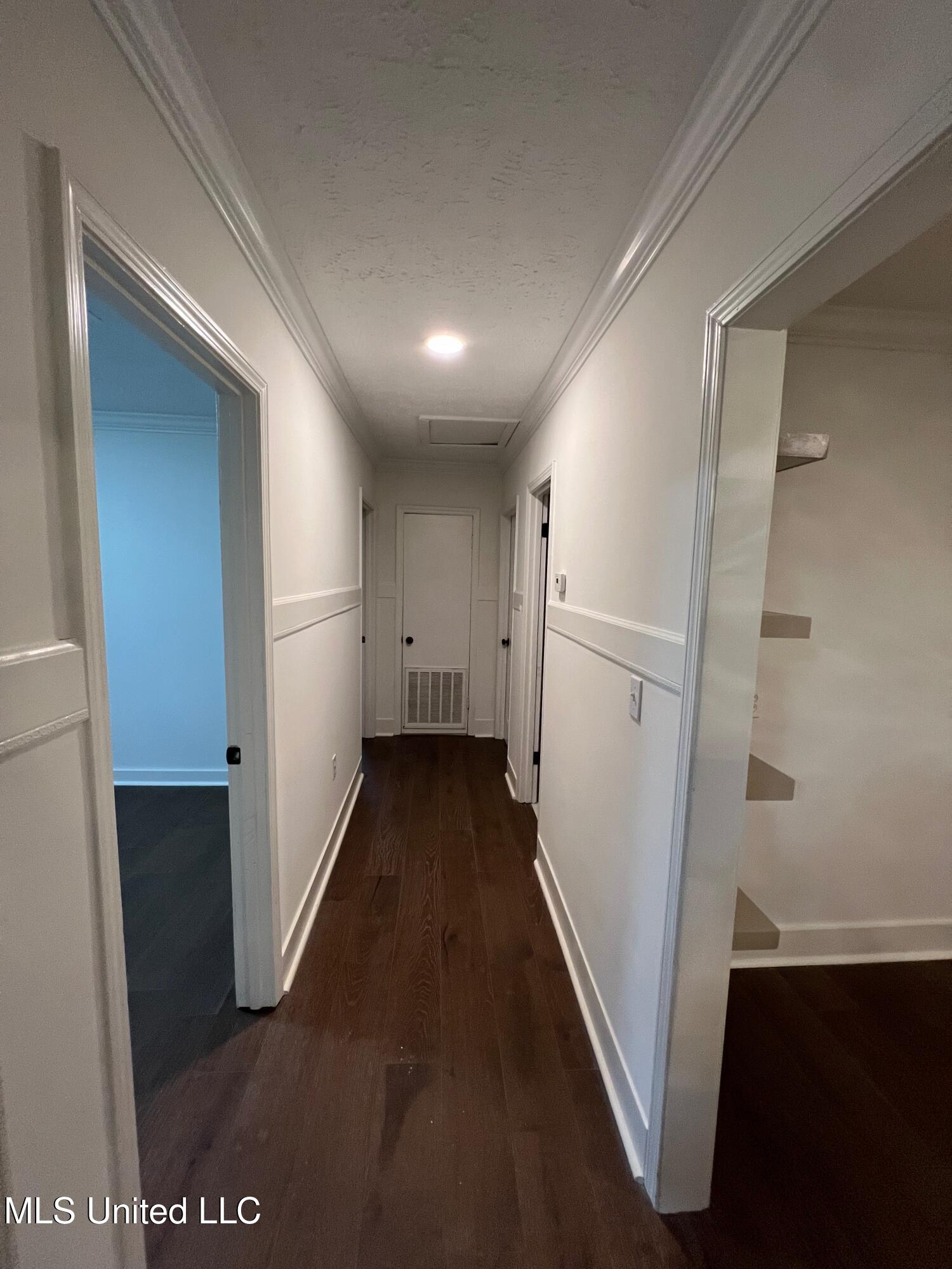352 Beverly Circle Property Photo 20