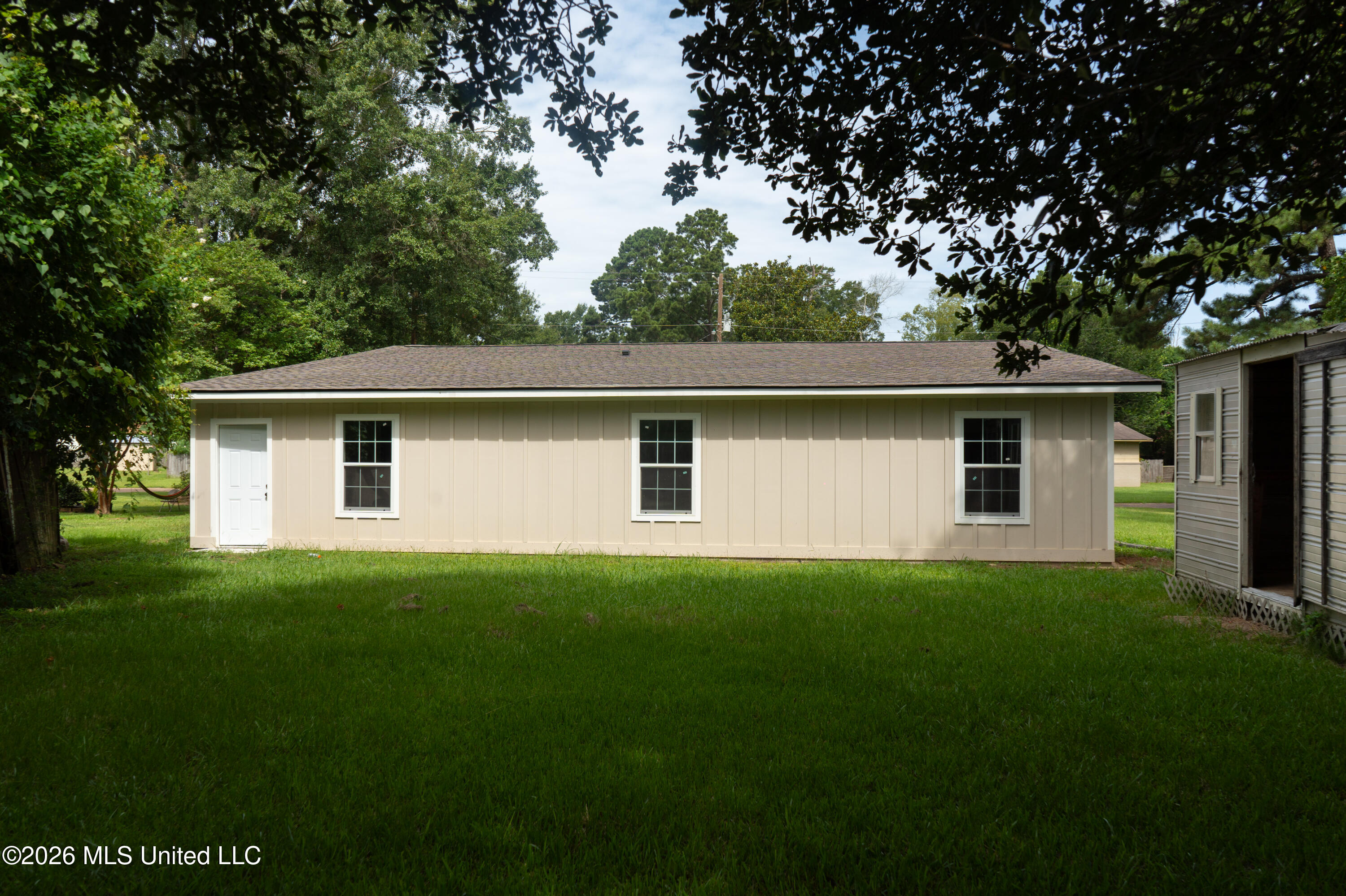 352 Beverly Circle Property Photo 30