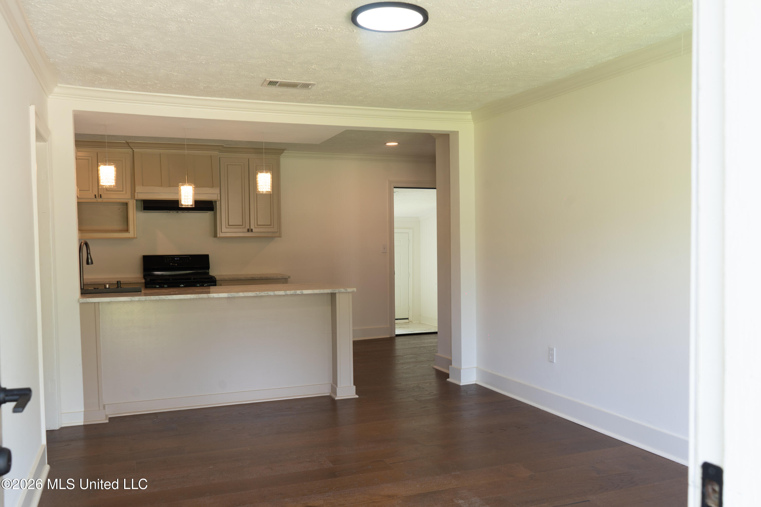 352 Beverly Circle Property Photo 32