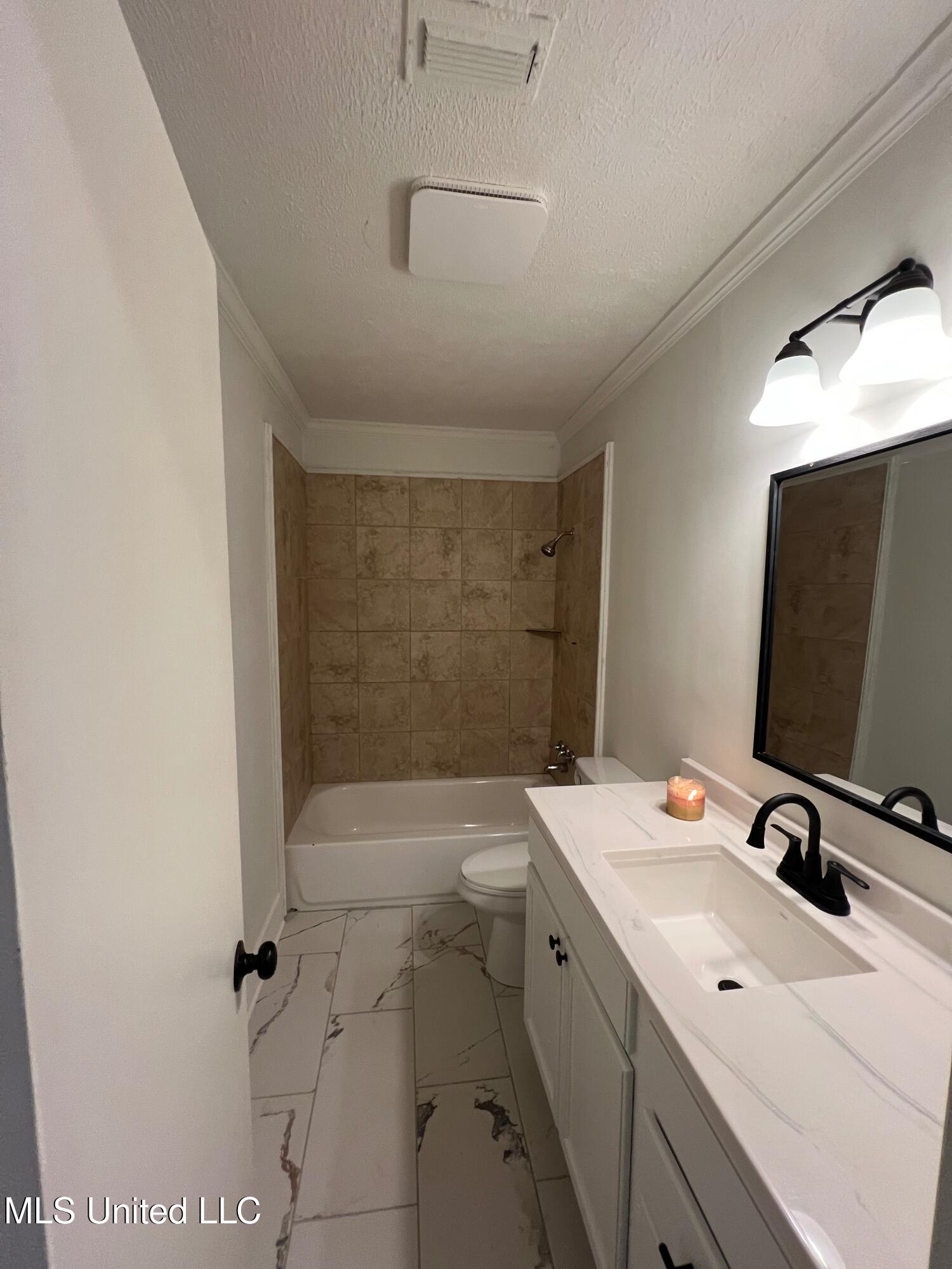352 Beverly Circle Property Photo 39