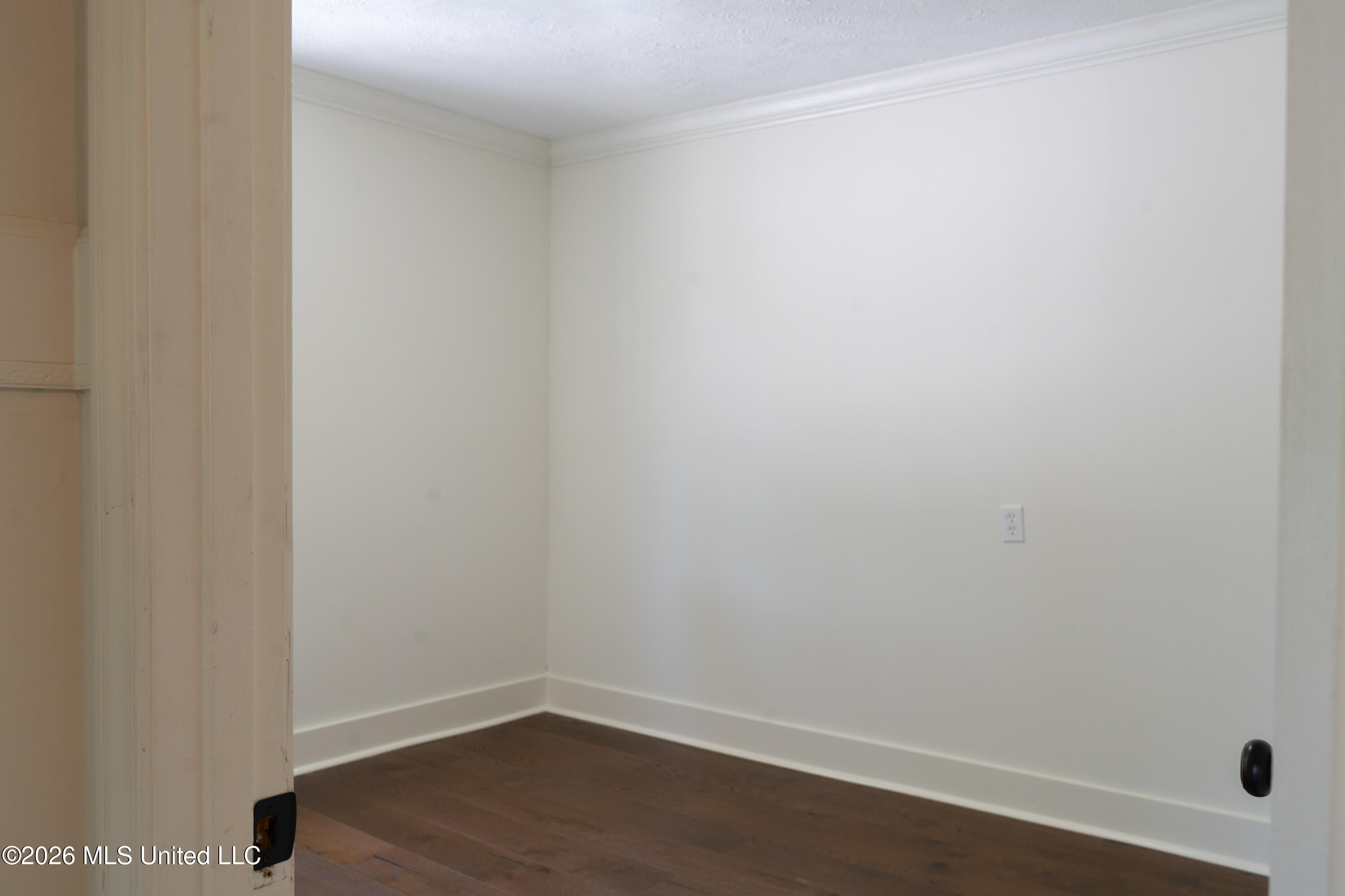 352 Beverly Circle Property Photo 40