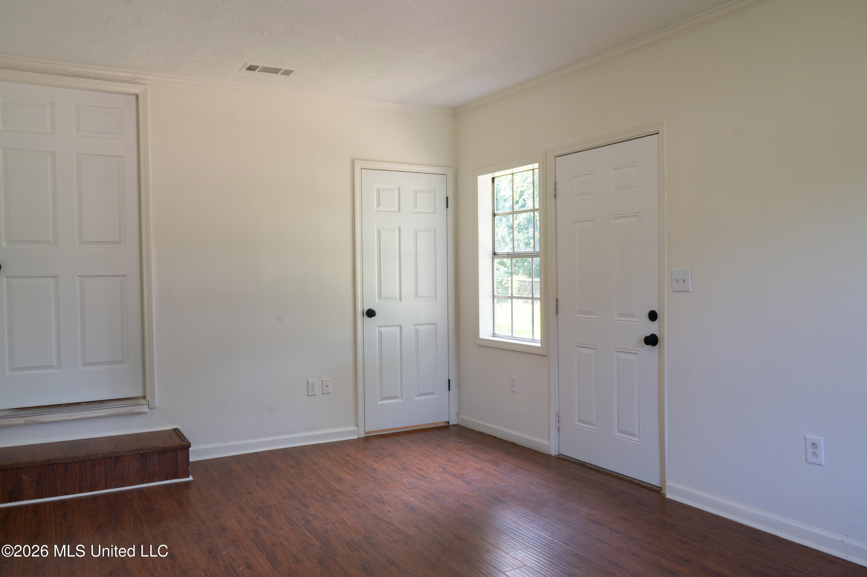 352 Beverly Circle Property Photo 43