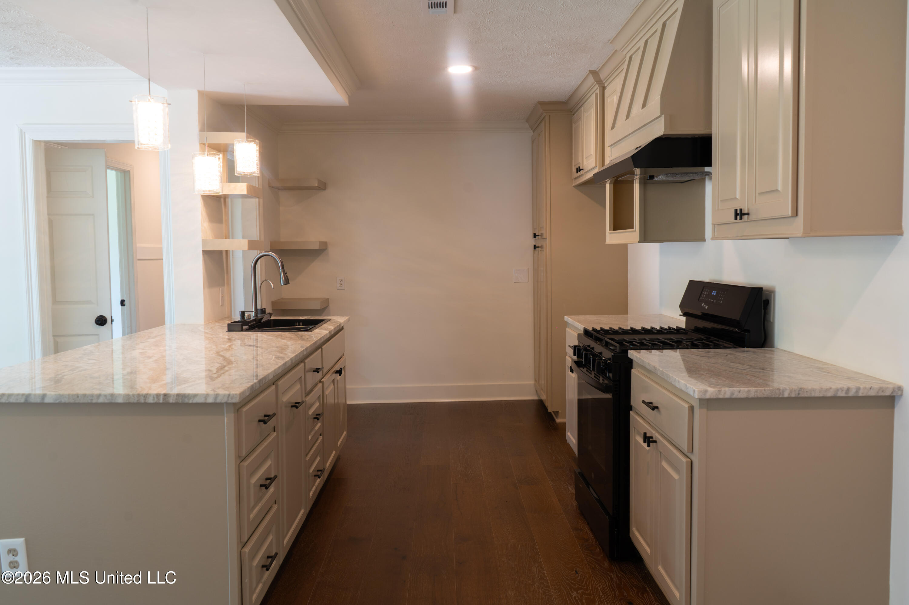 352 Beverly Circle Property Photo 53