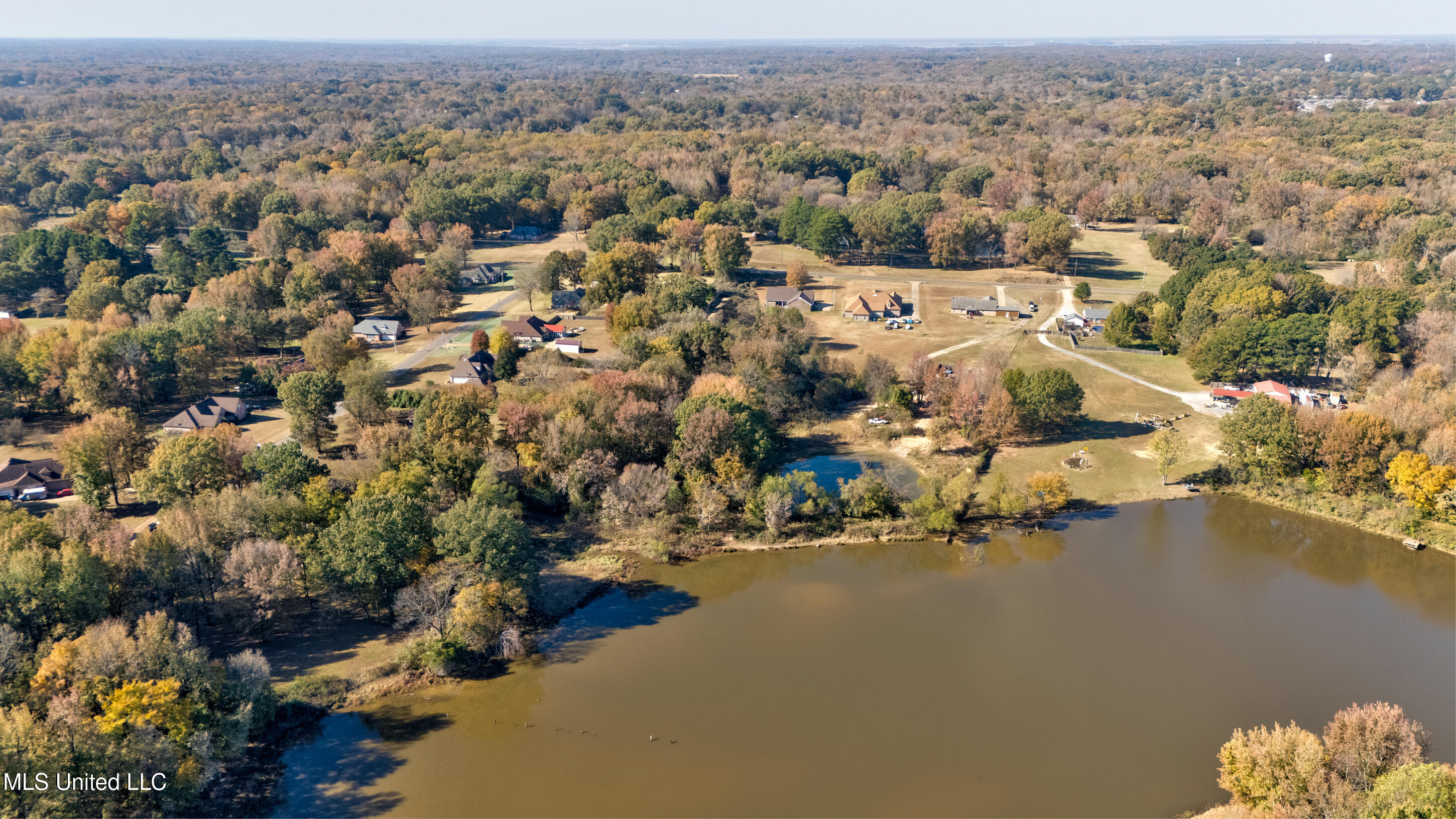 Horn Lake Rd Property Photo 3