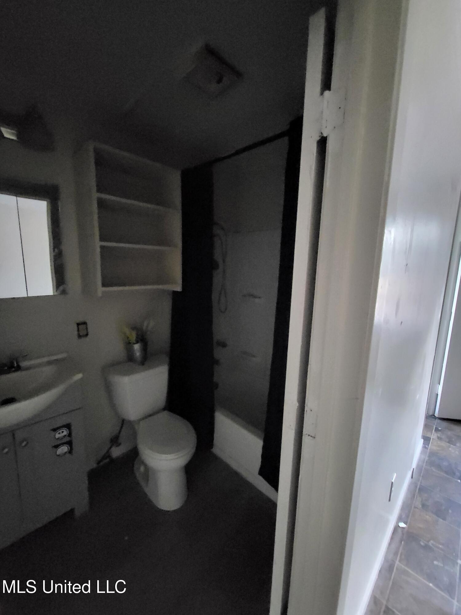 2871 Woodside Drive Property Photo 7