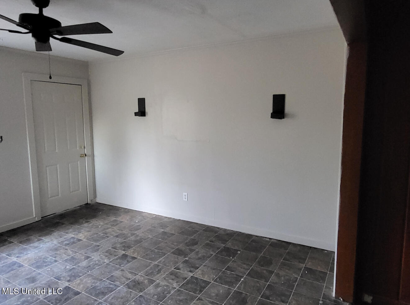 2871 Woodside Drive Property Photo 9