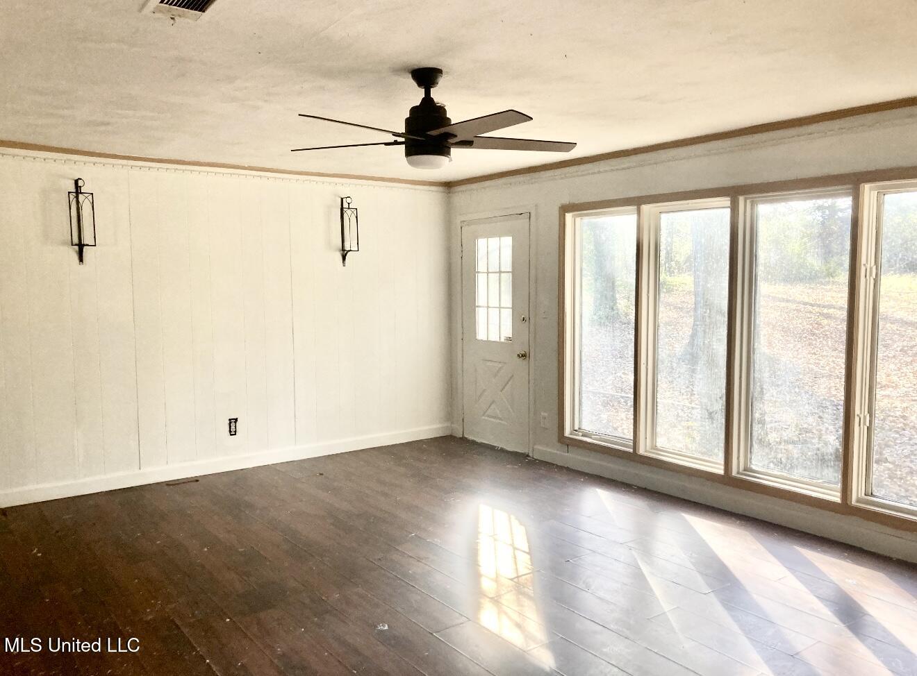 2871 Woodside Drive Property Photo 10