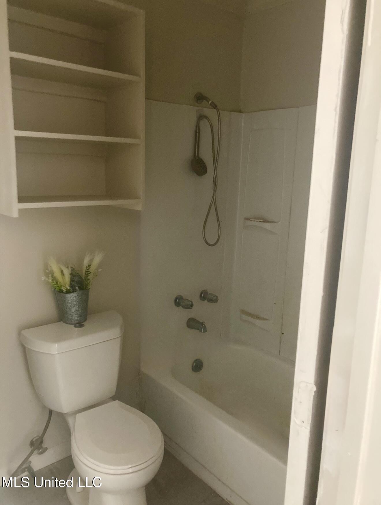 2871 Woodside Drive Property Photo 15