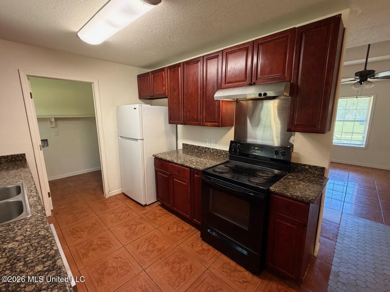 3604 Harrison Drive Property Photo 7