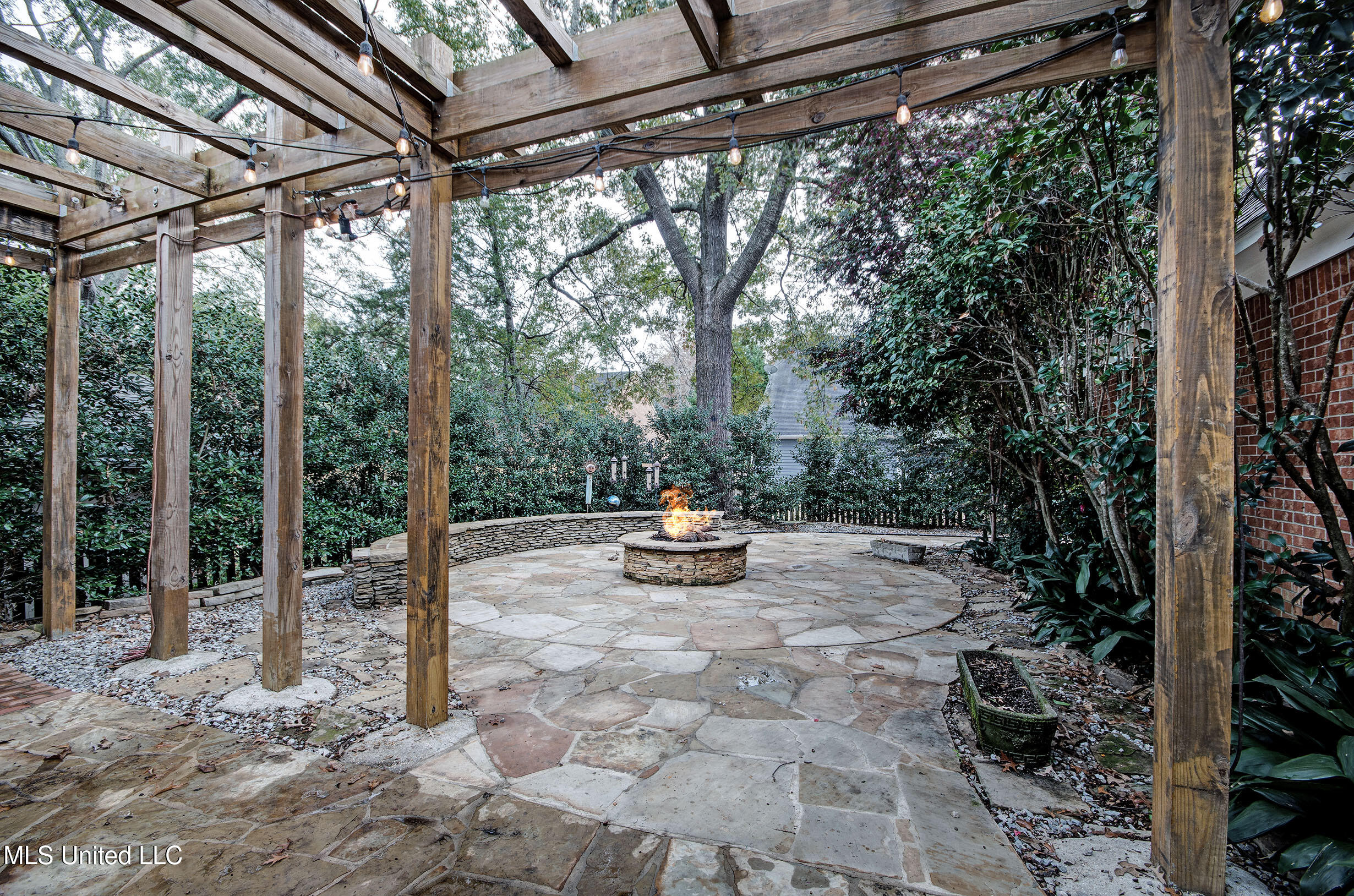 8 Moss Forest Place Property Photo 5