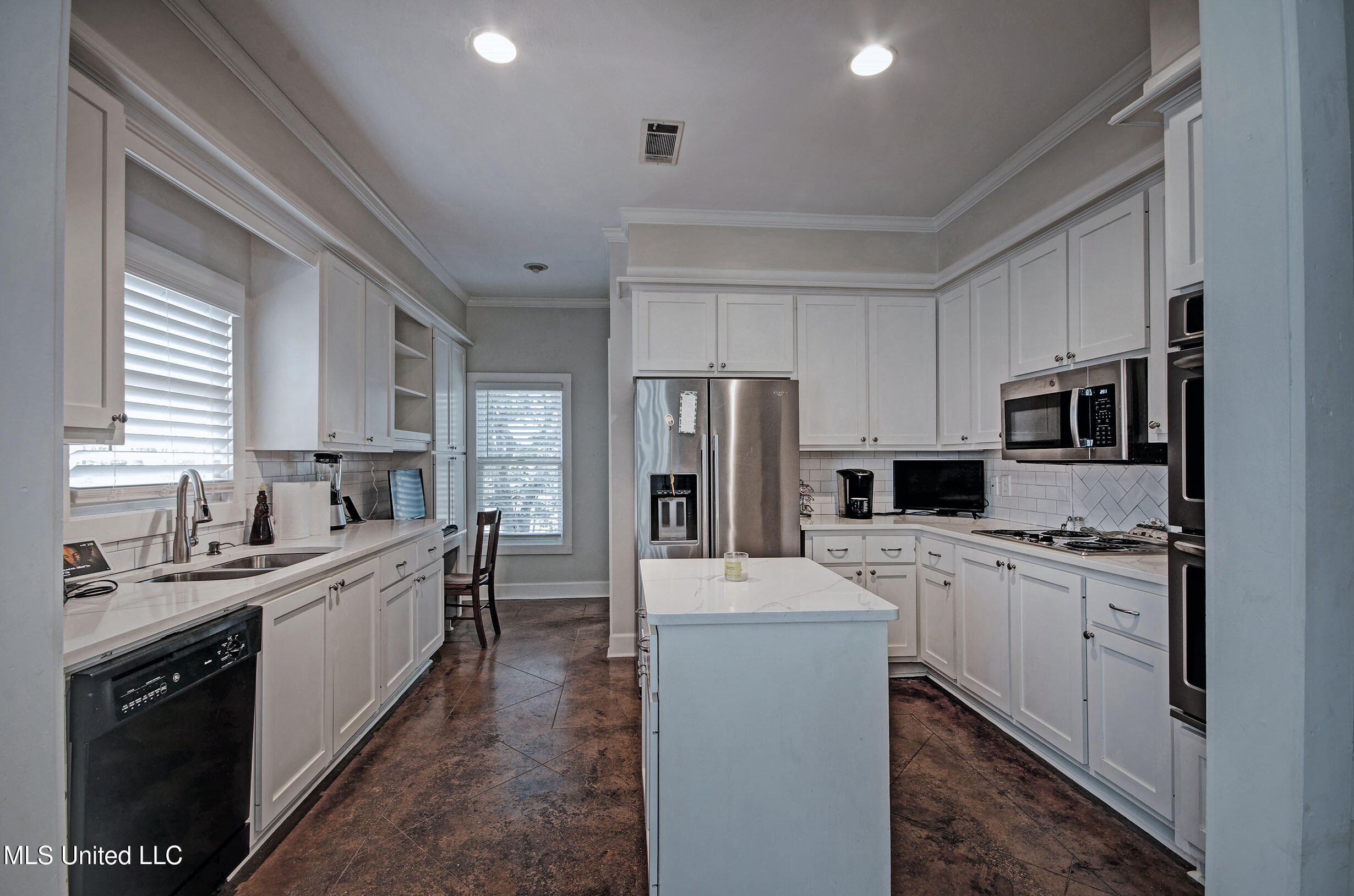 8 Moss Forest Place Property Photo 10