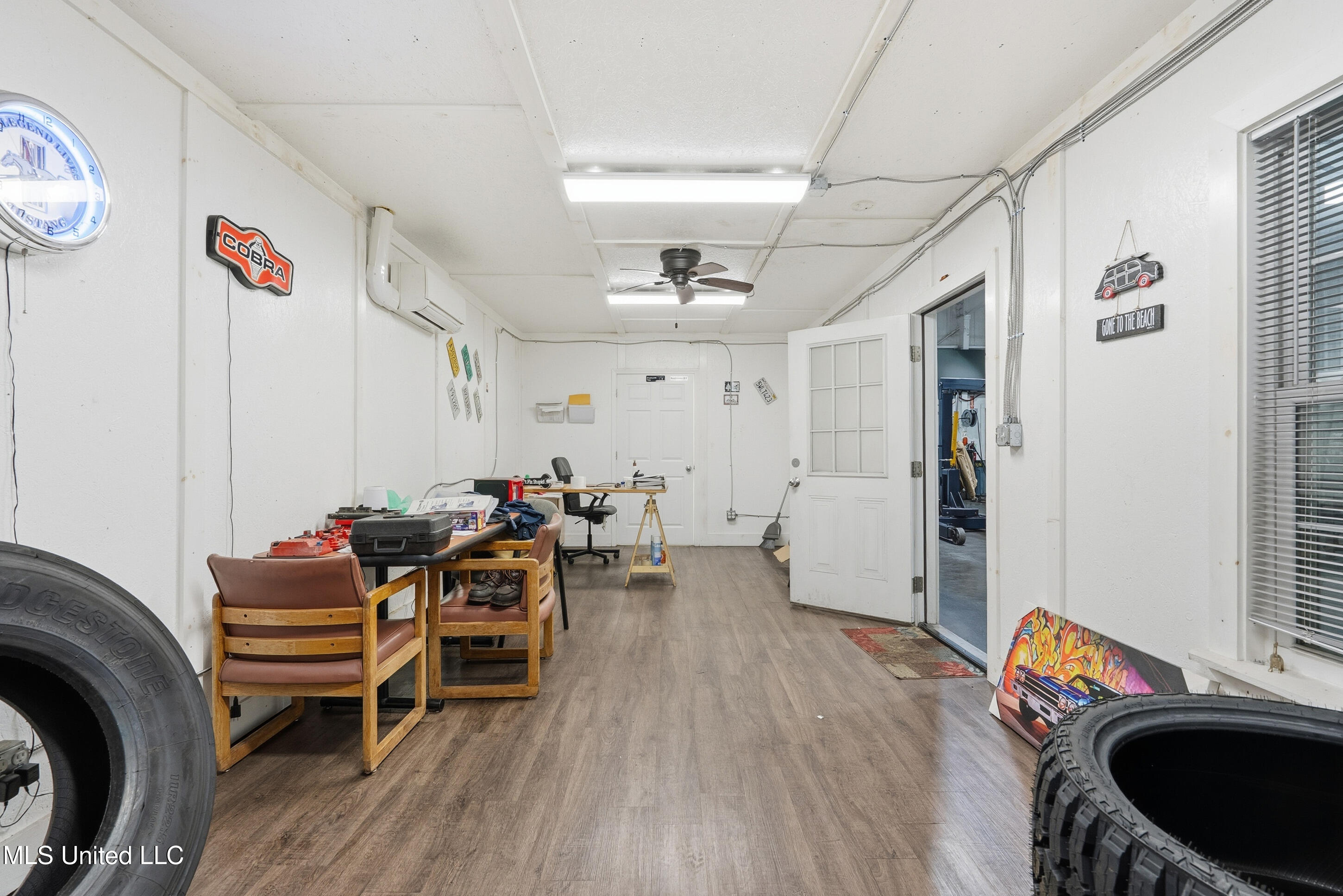 5898 Ross Road Property Photo 9