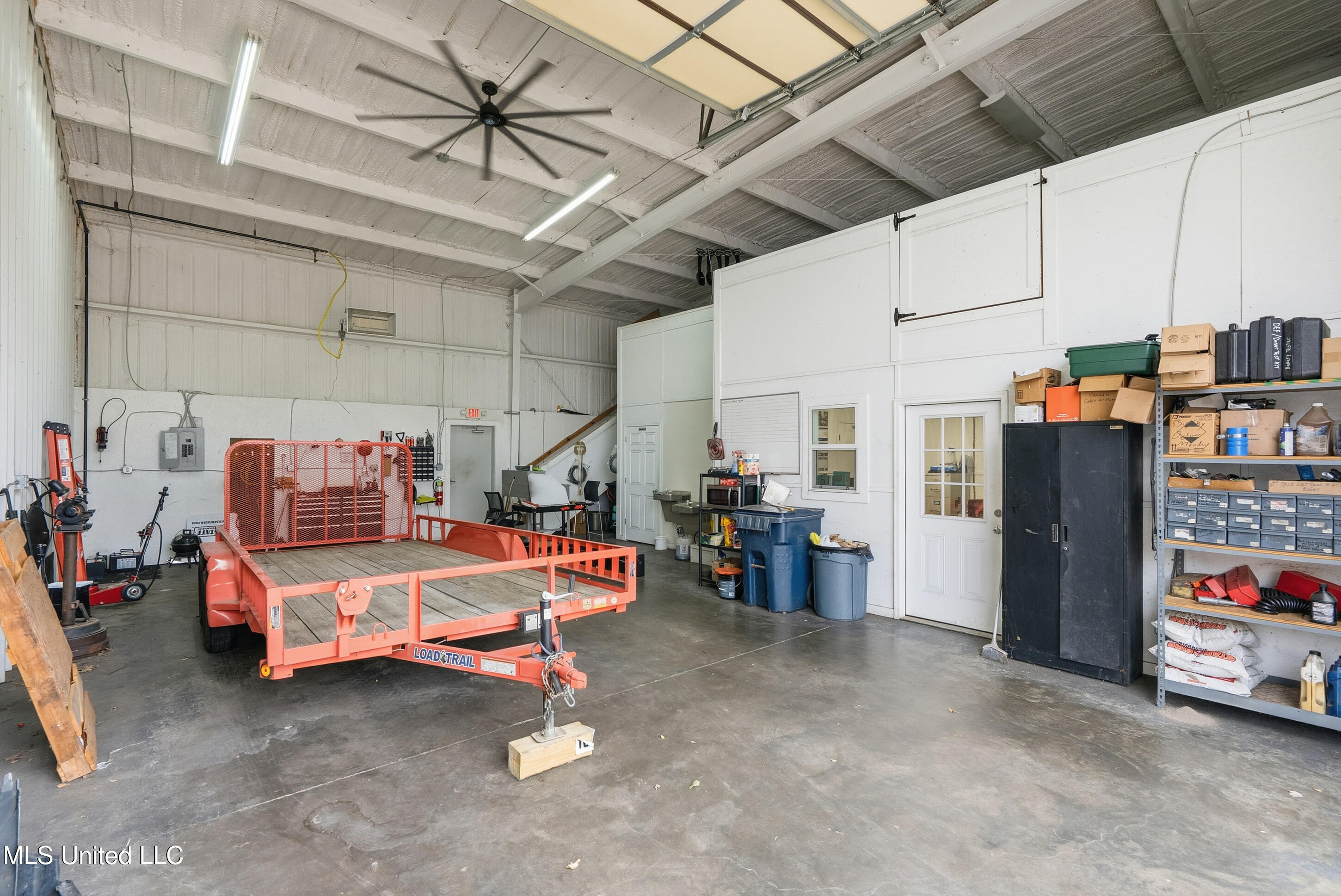 5898 Ross Road Property Photo 12