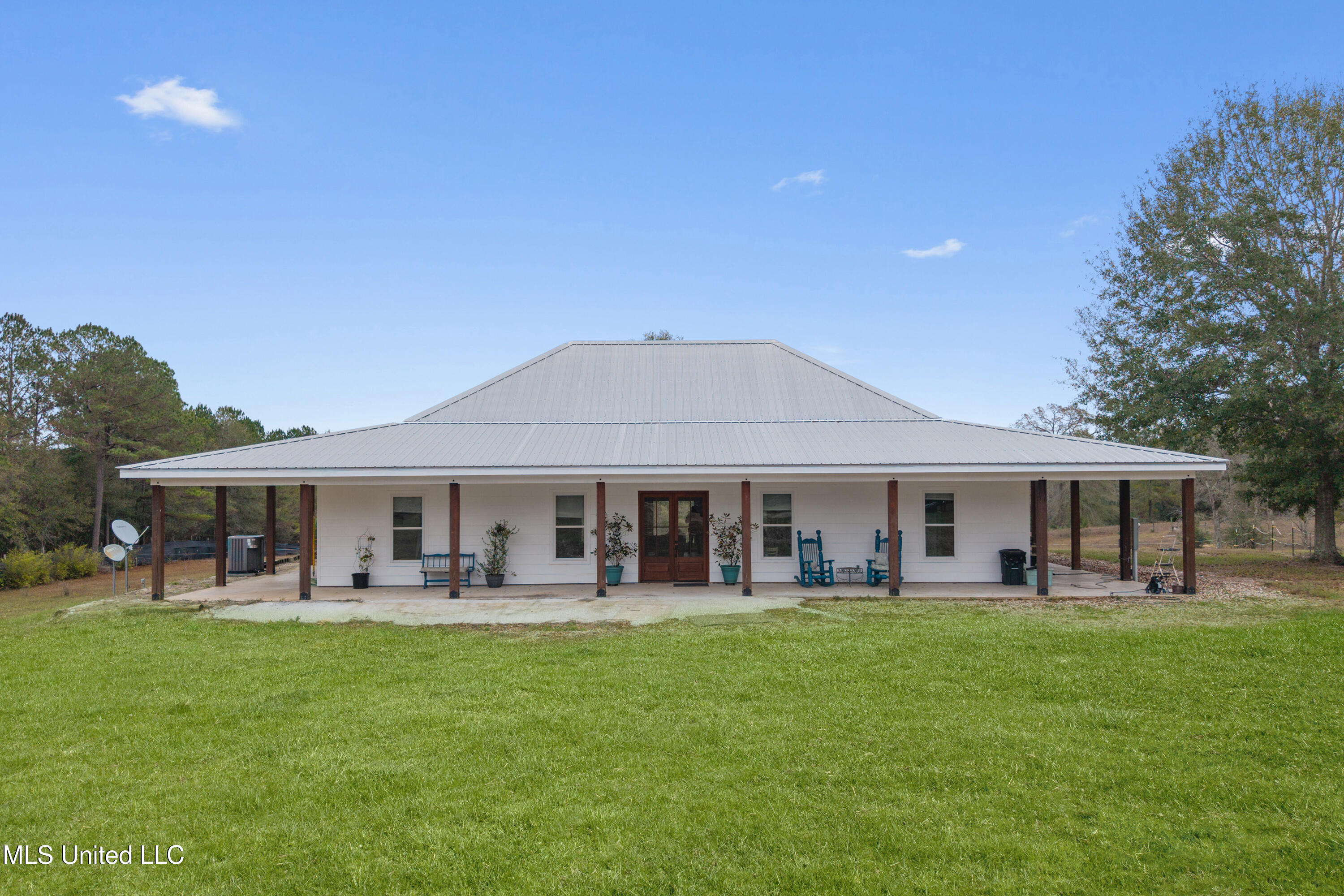 92 Sam Davis Drive Property Photo 1