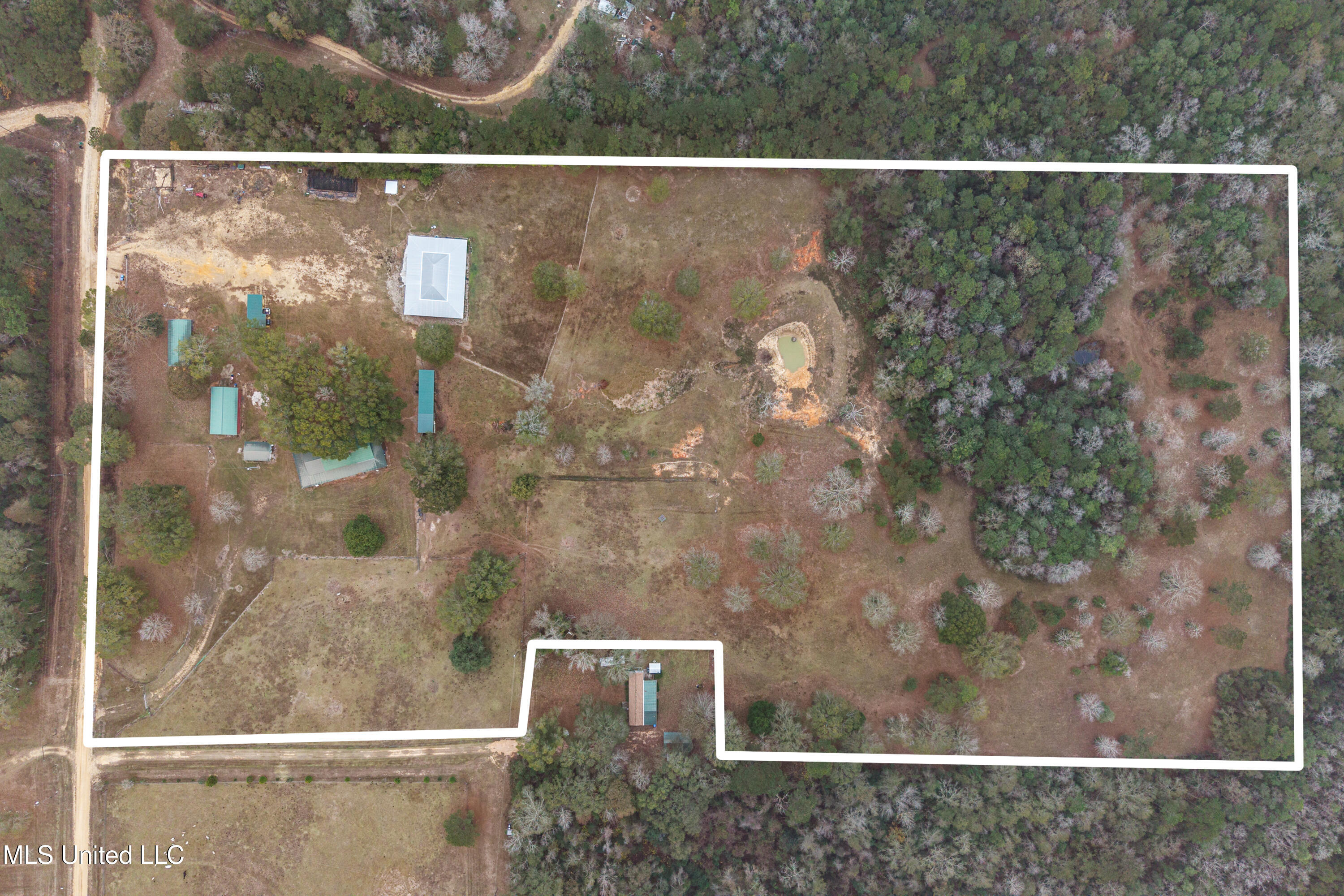 92 Sam Davis Drive Property Photo 3
