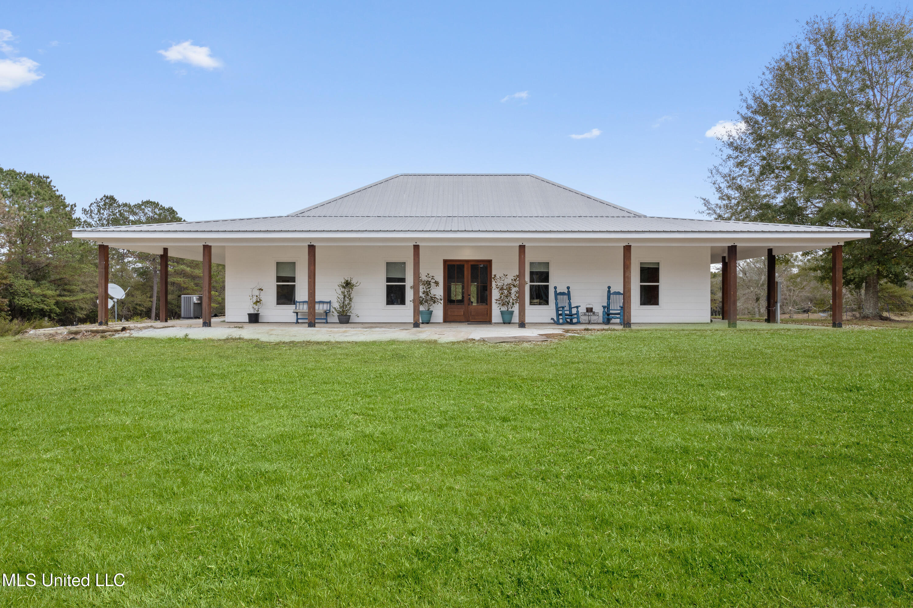 92 Sam Davis Drive Property Photo 4