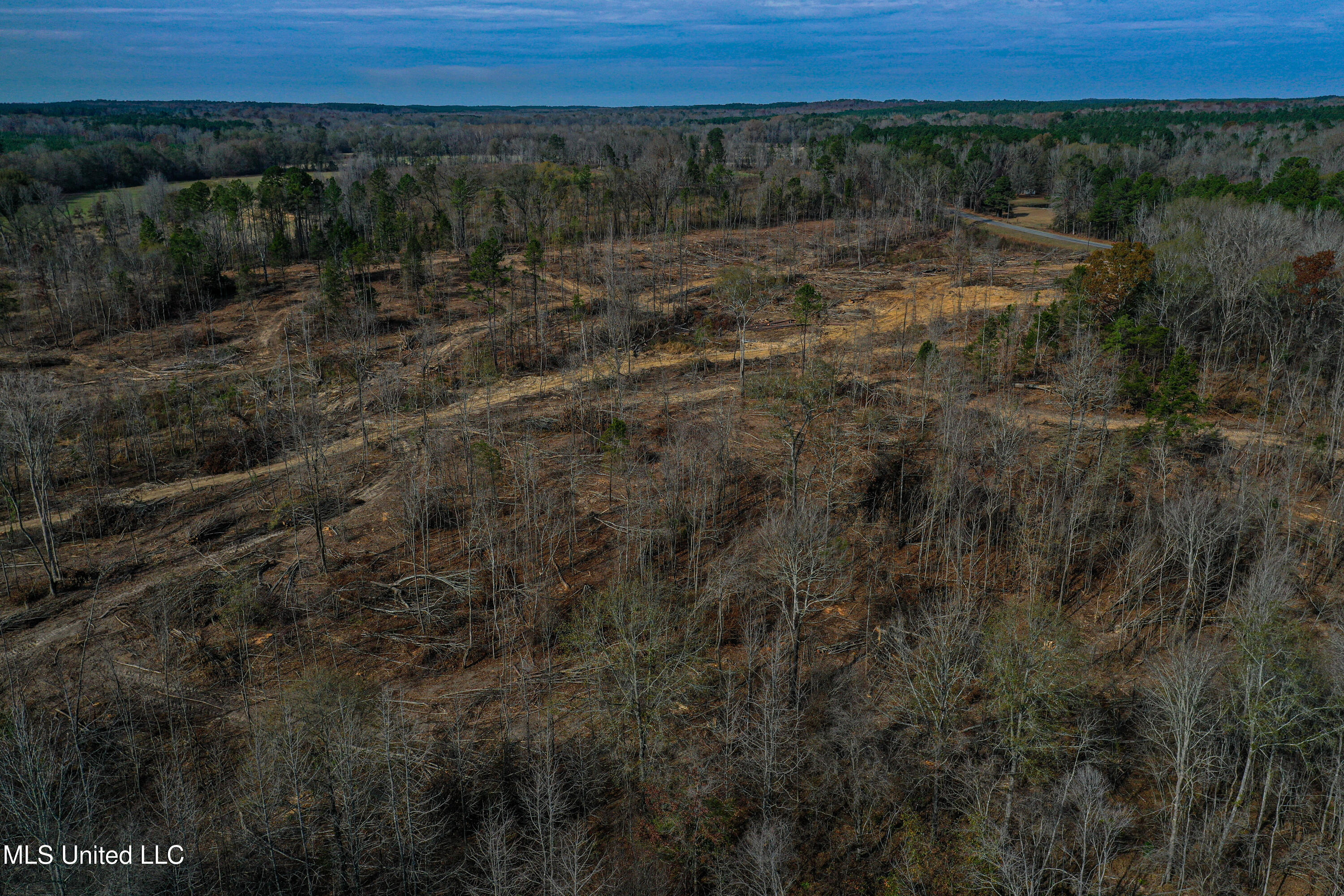 001 Alva Road Property Photo 4