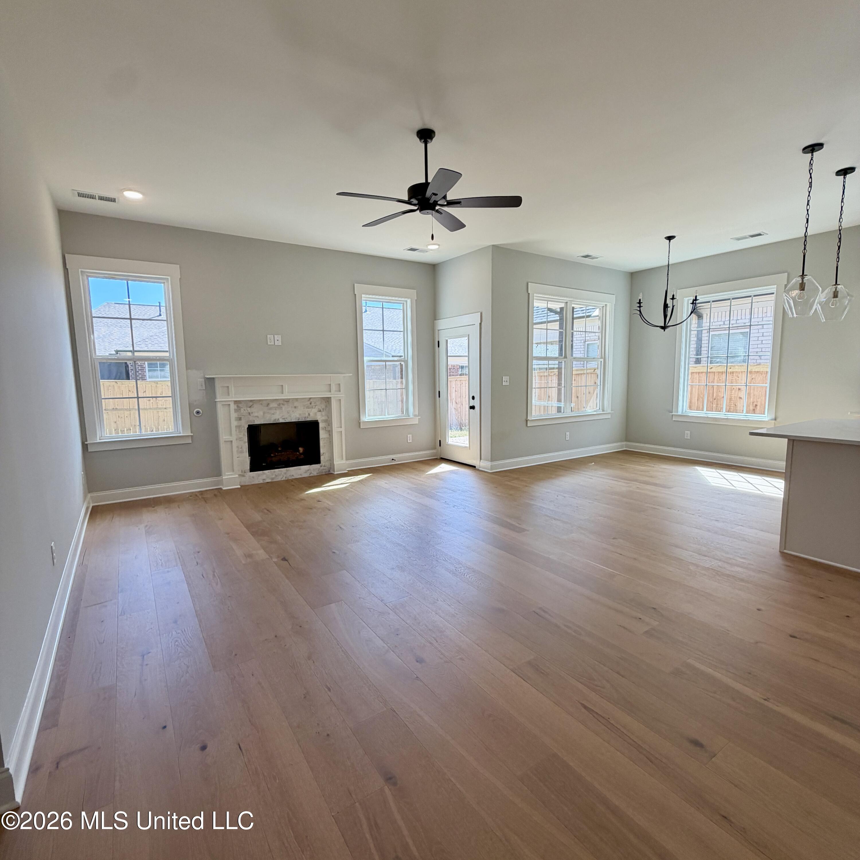 838 W Quitman Court Property Photo 6