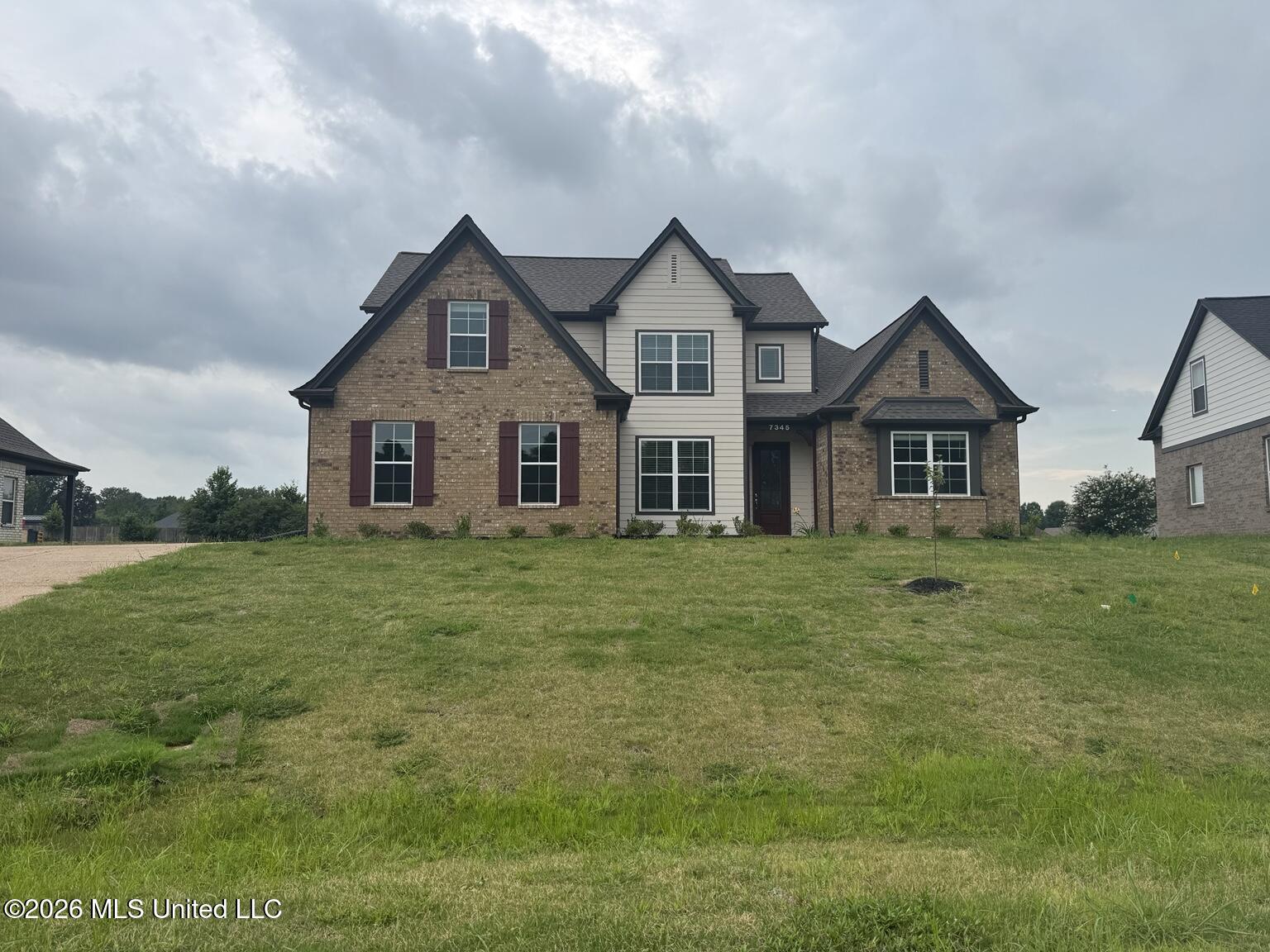 7345 Newbury Drive Property Photo 2