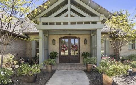 114 Anna Cove Property Photo 1