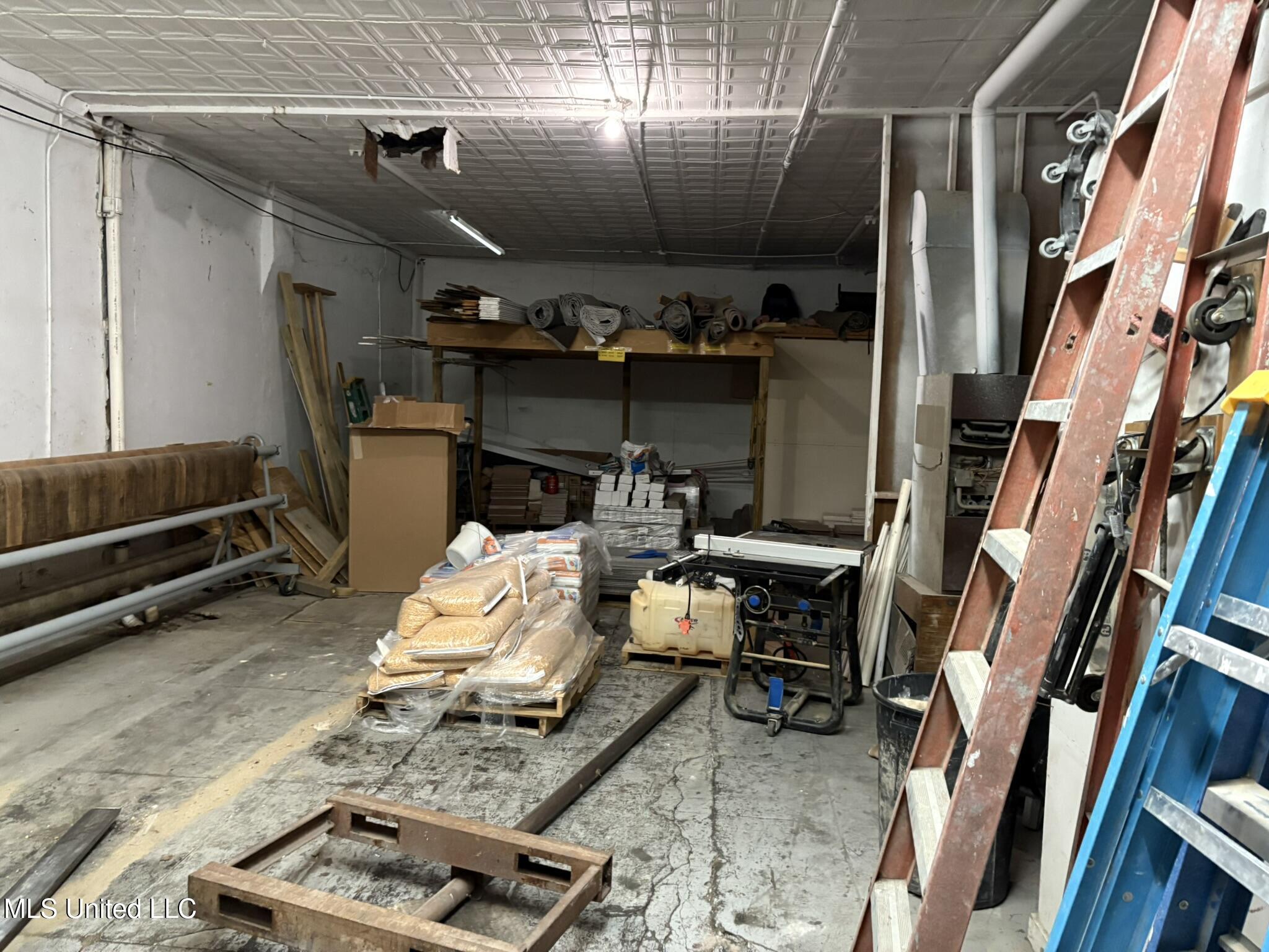 111 E Jackson Street Property Photo 13