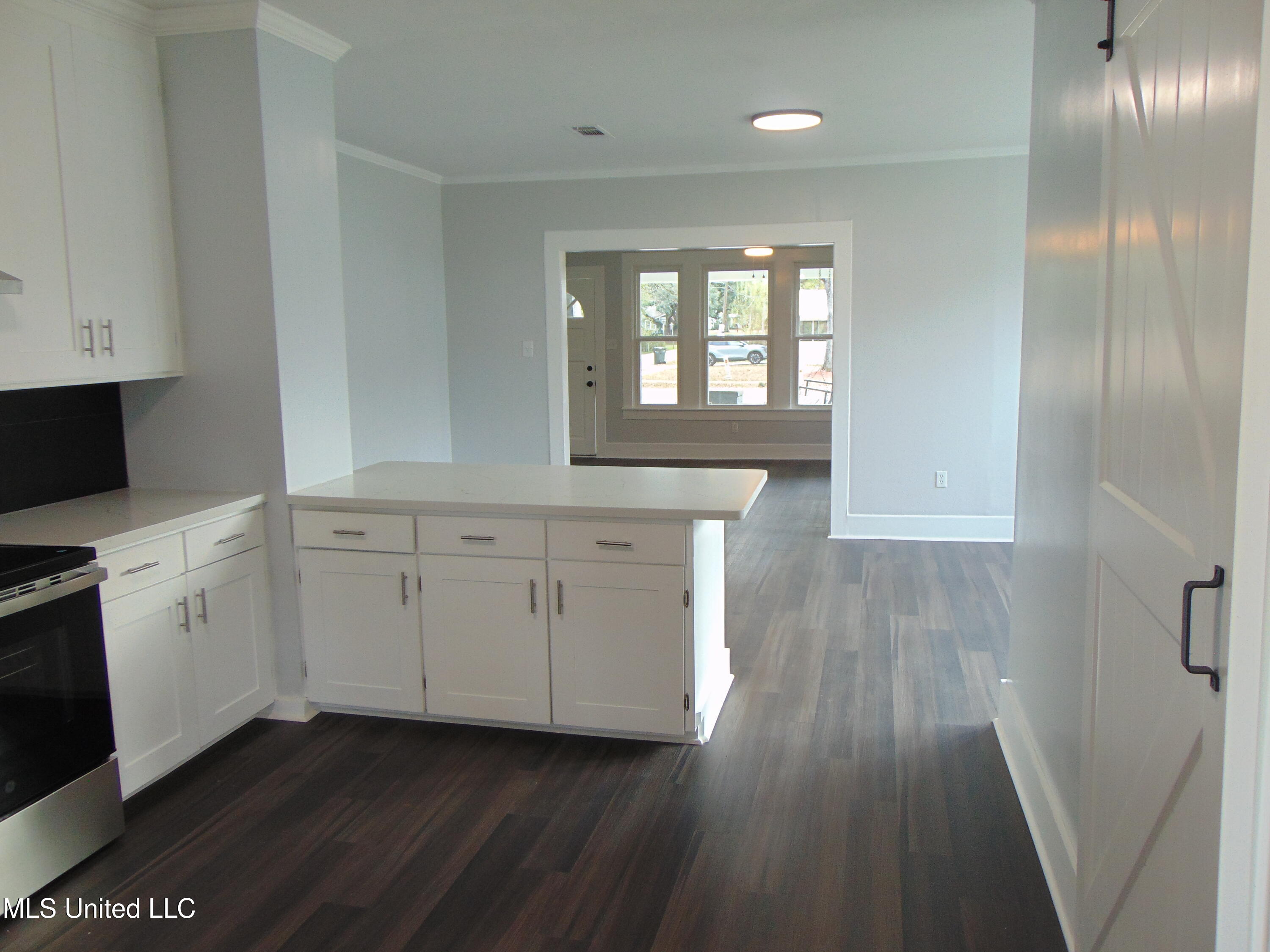 805 Lee Avenue Property Photo 10
