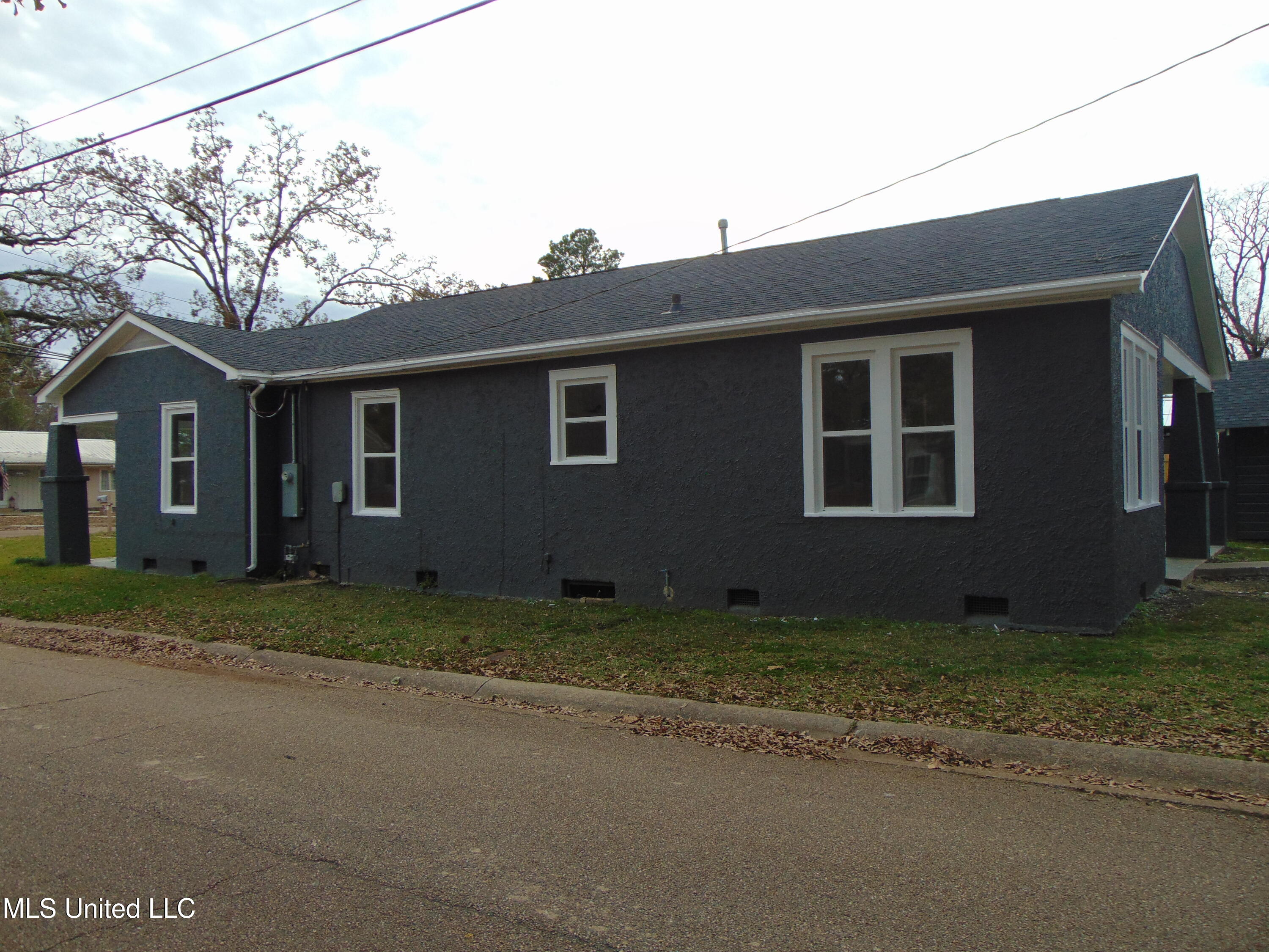 805 Lee Avenue Property Photo 13