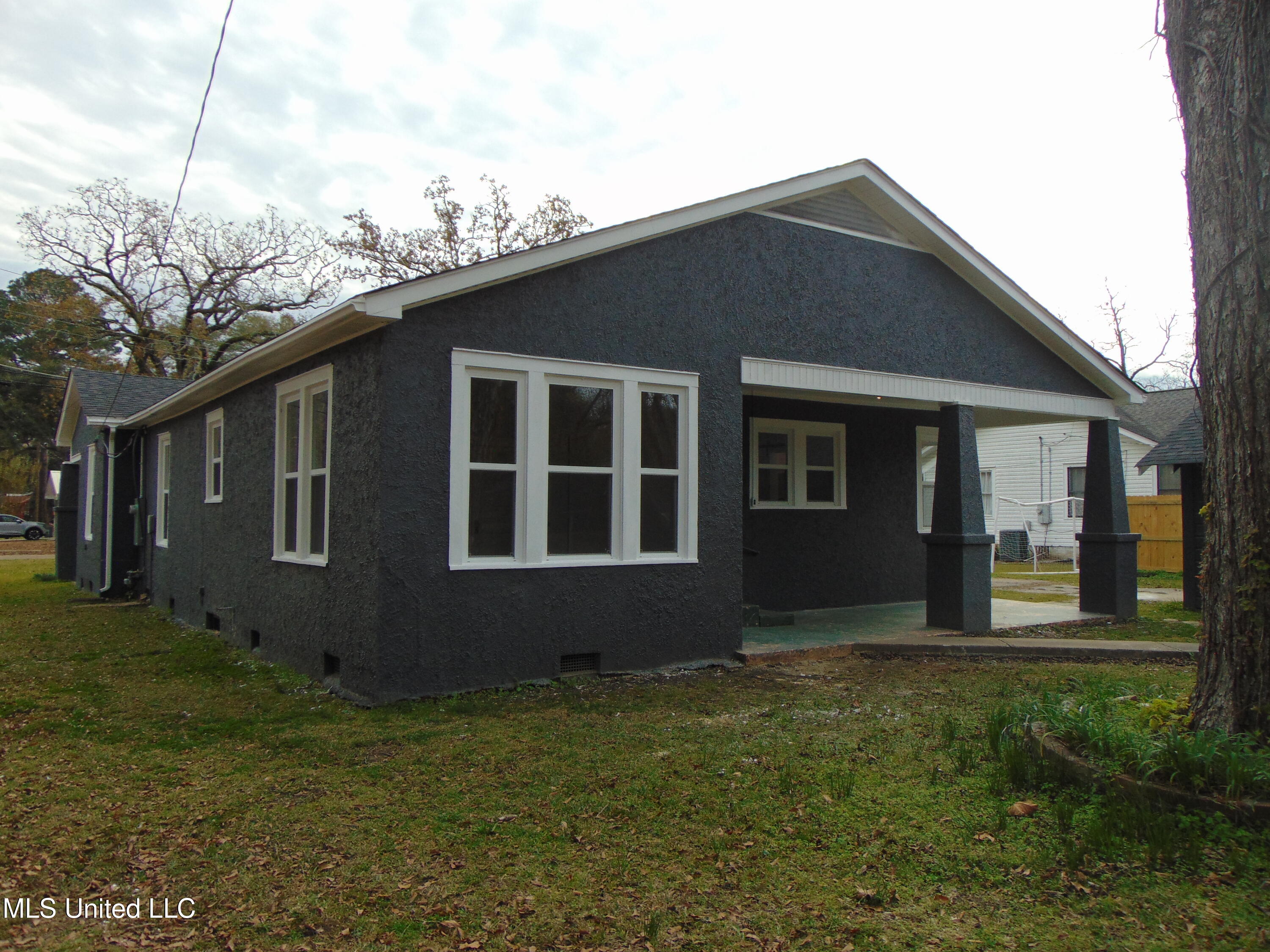 805 Lee Avenue Property Photo 15
