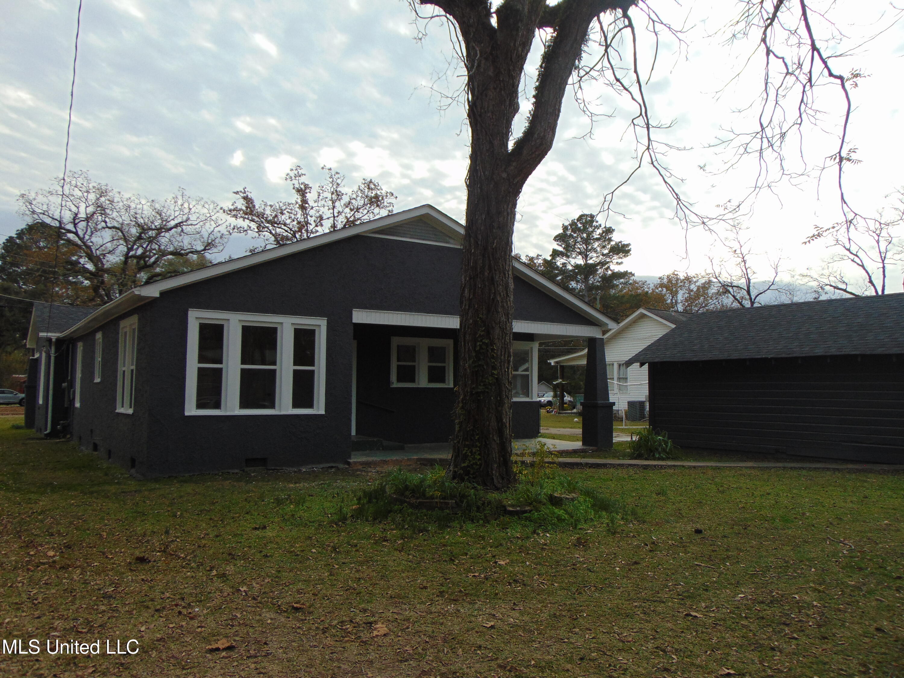805 Lee Avenue Property Photo 17