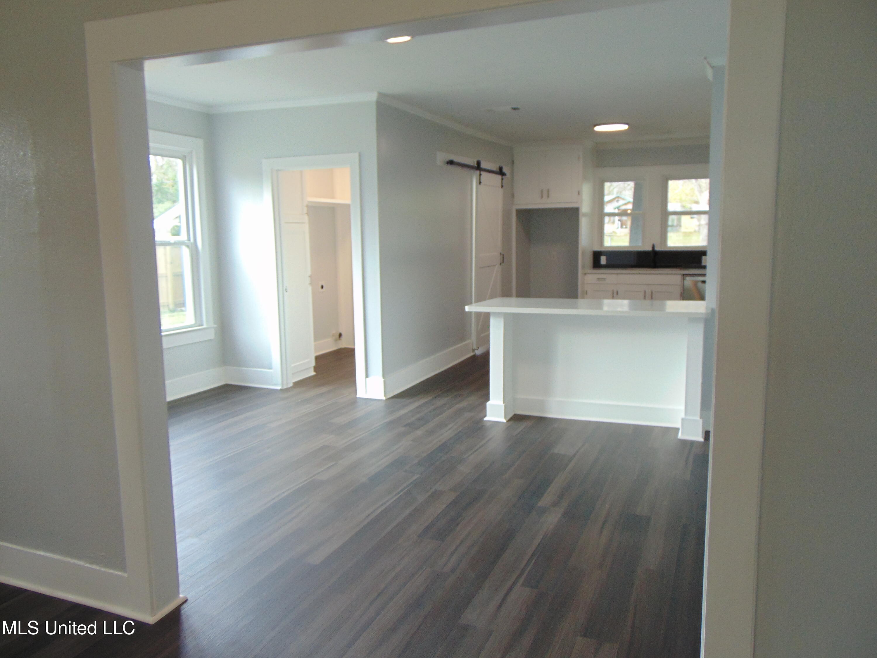 805 Lee Avenue Property Photo 23