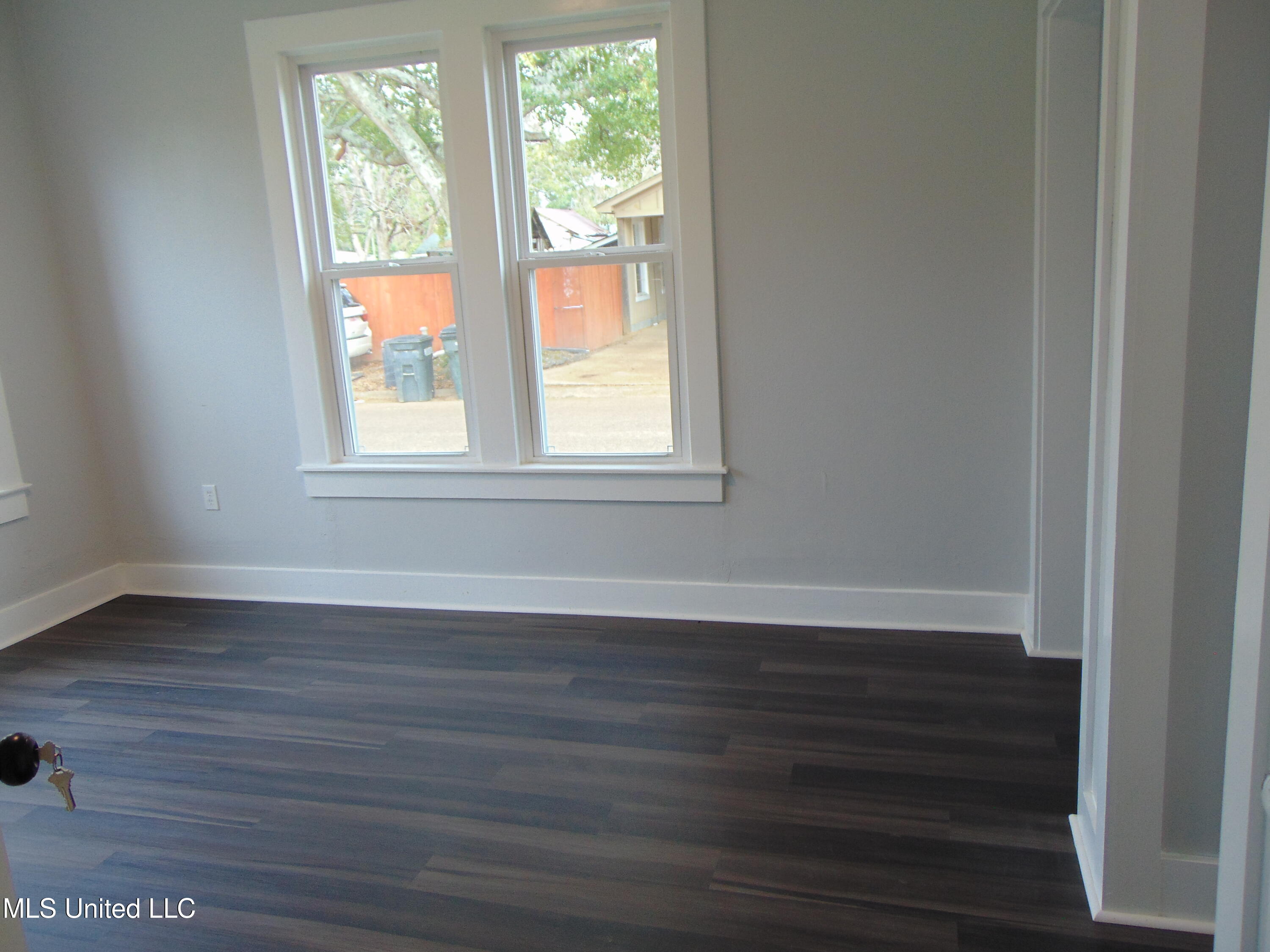 805 Lee Avenue Property Photo 25
