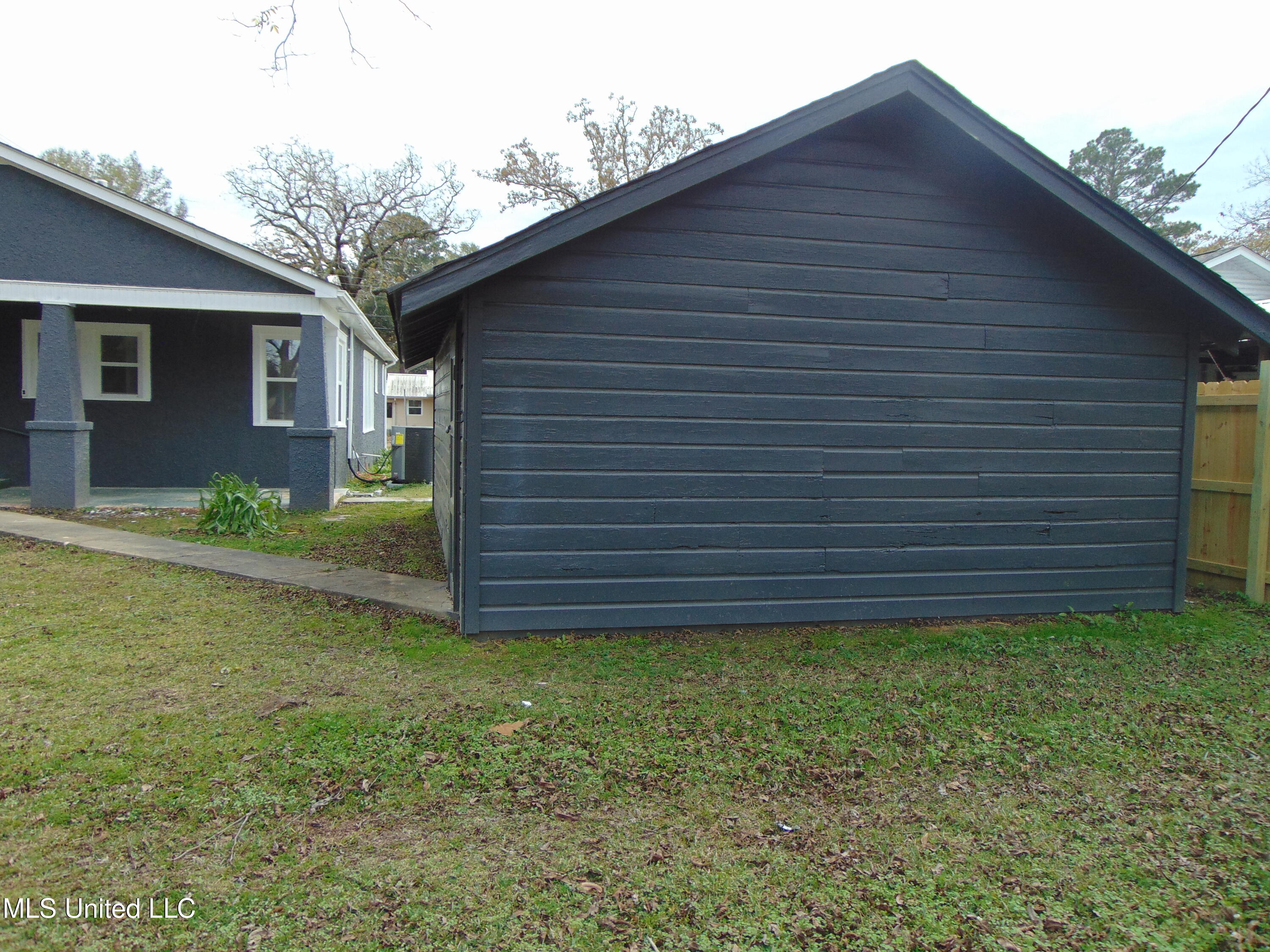 805 Lee Avenue Property Photo 30