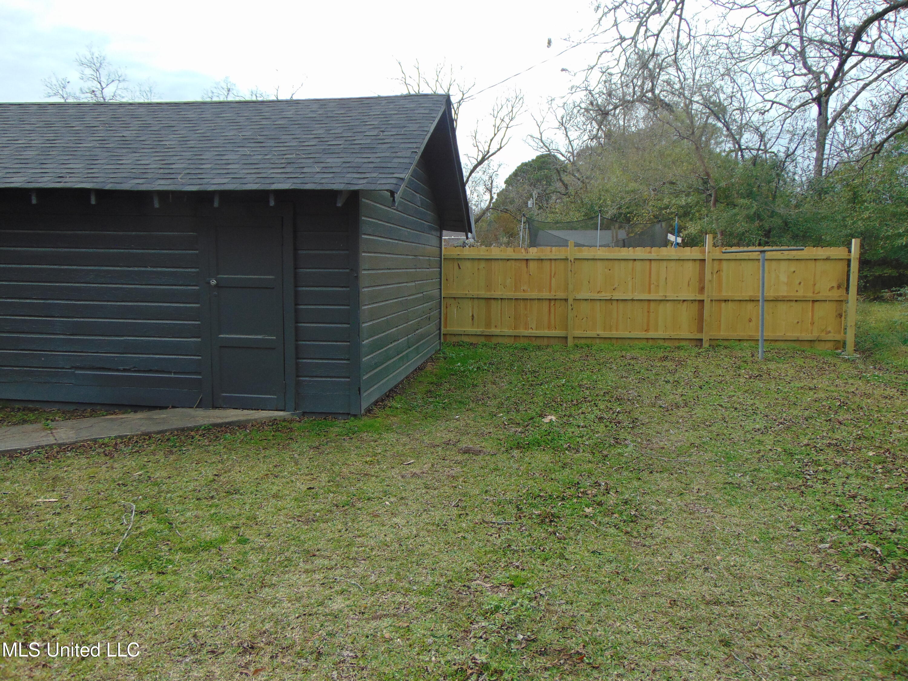 805 Lee Avenue Property Photo 31