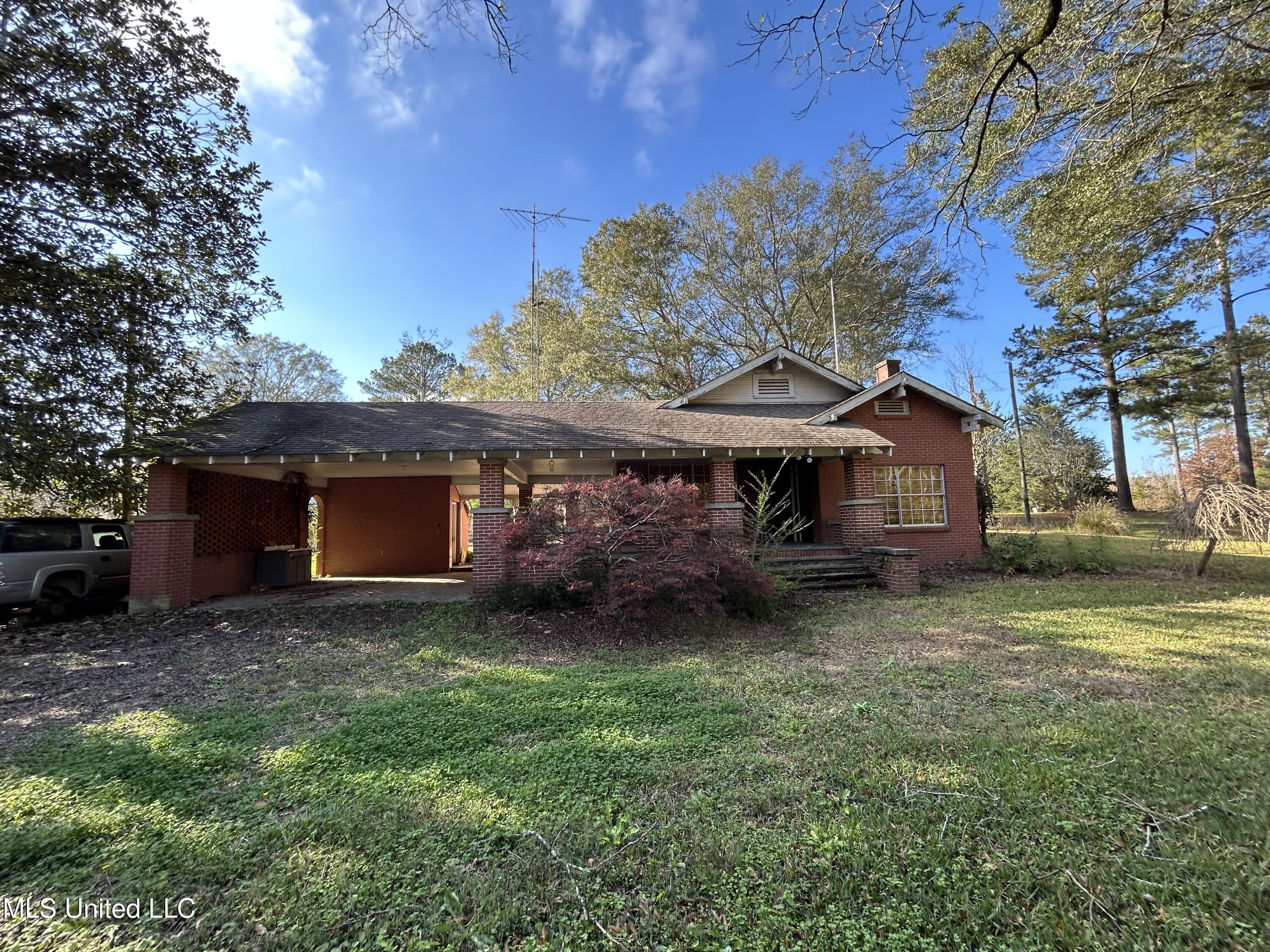 3607 Highway 43a Property Photo 1