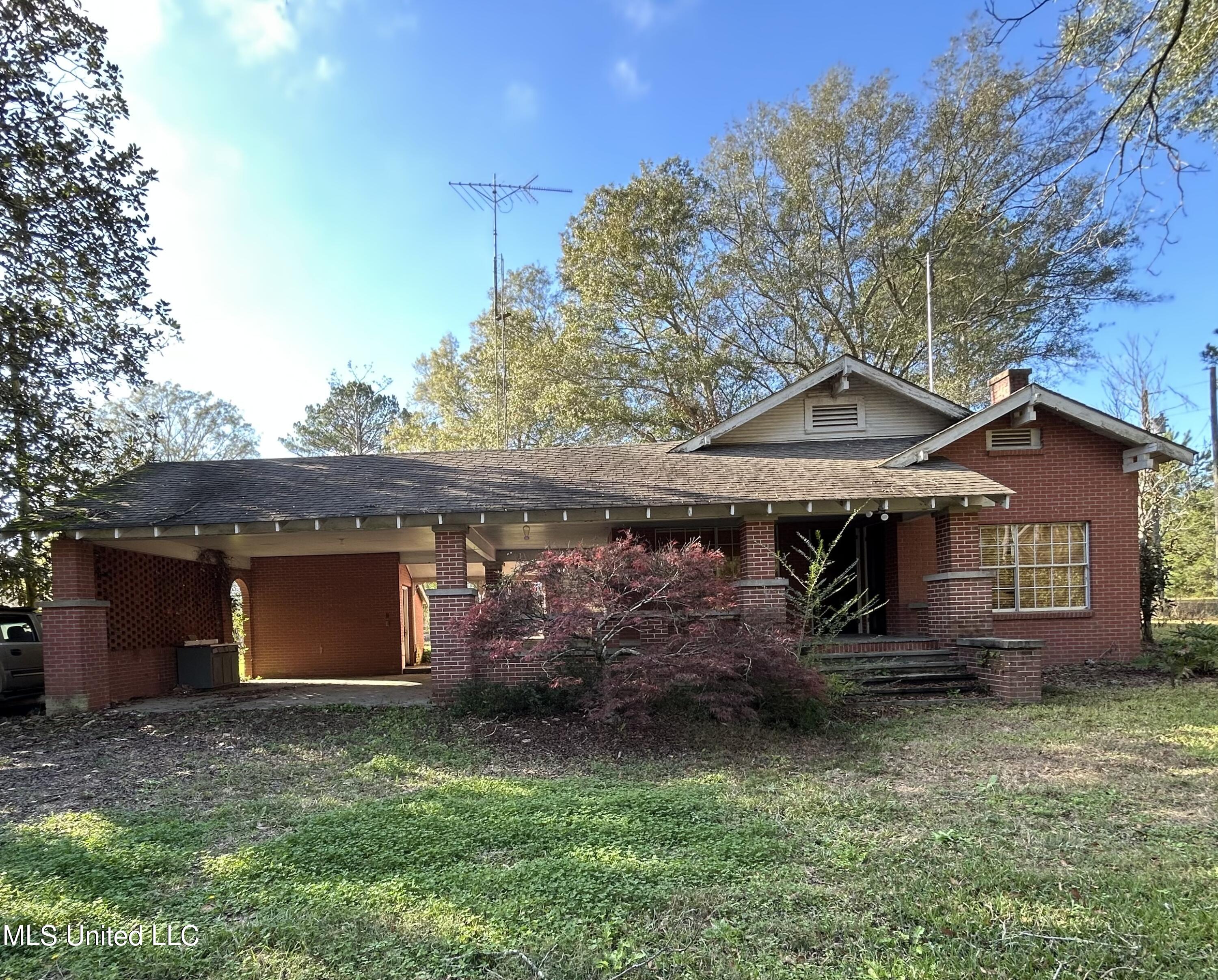 3607 Highway 43a Property Photo 2