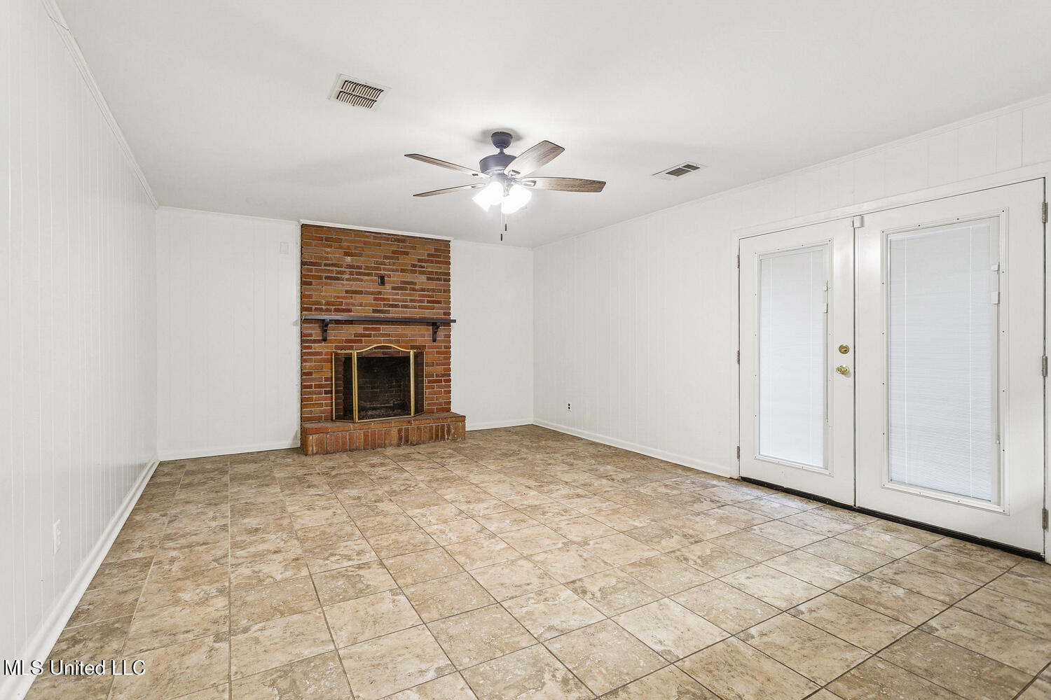 427 Lakeview Avenue Property Photo 4
