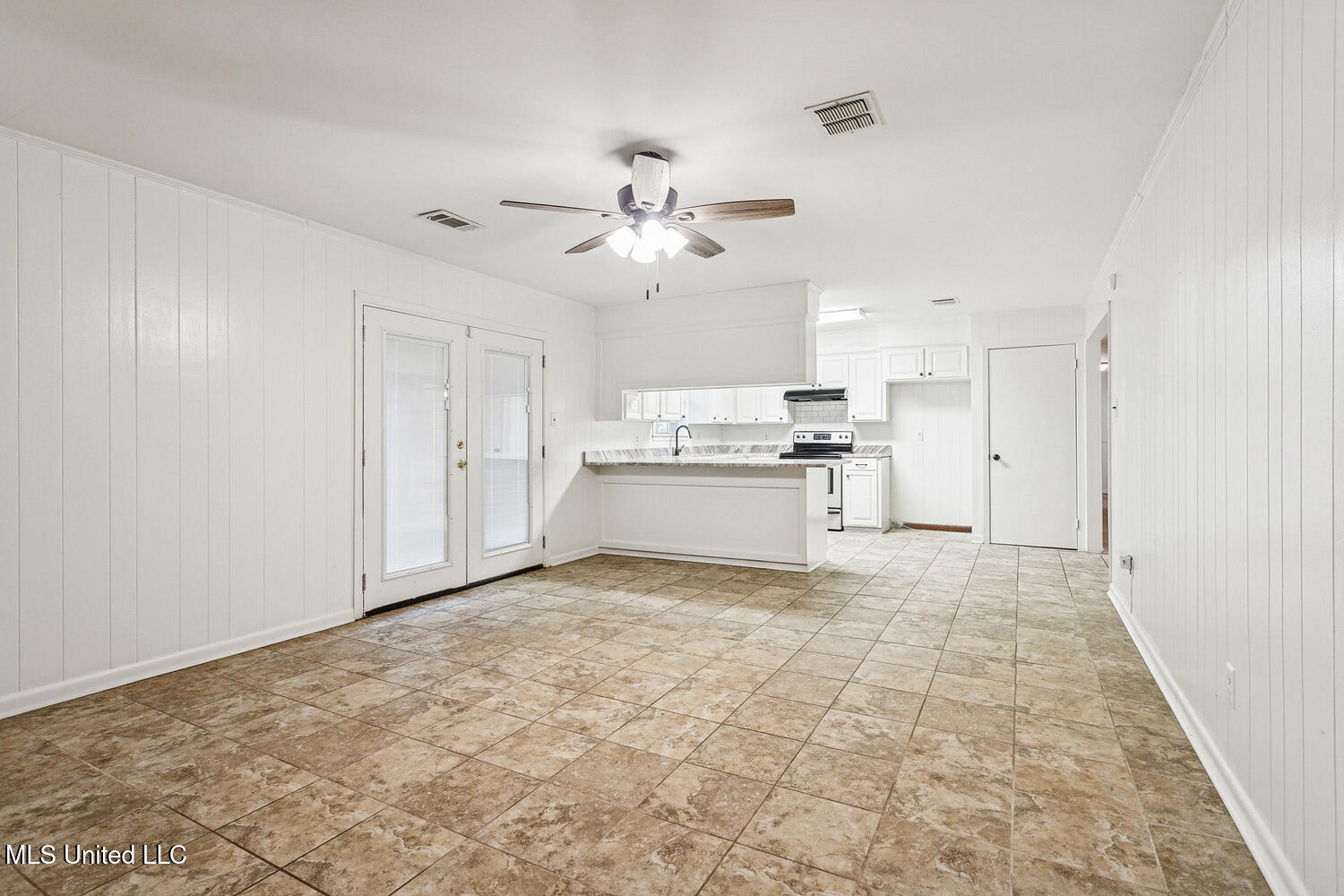 427 Lakeview Avenue Property Photo 6