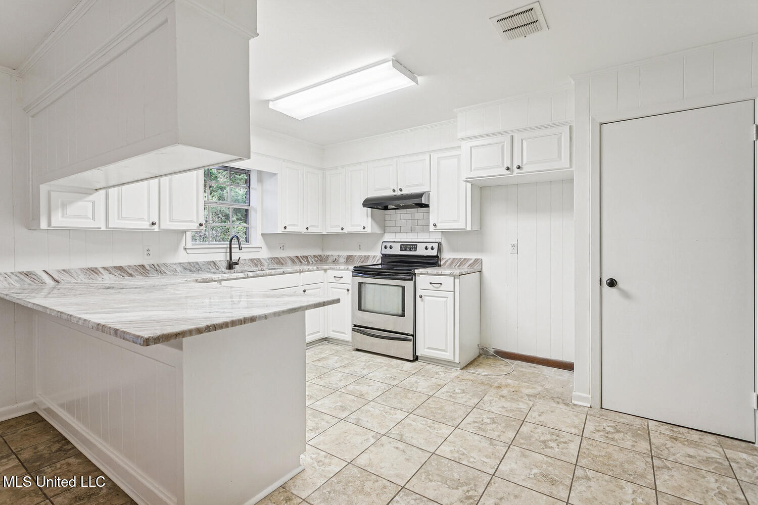 427 Lakeview Avenue Property Photo 7