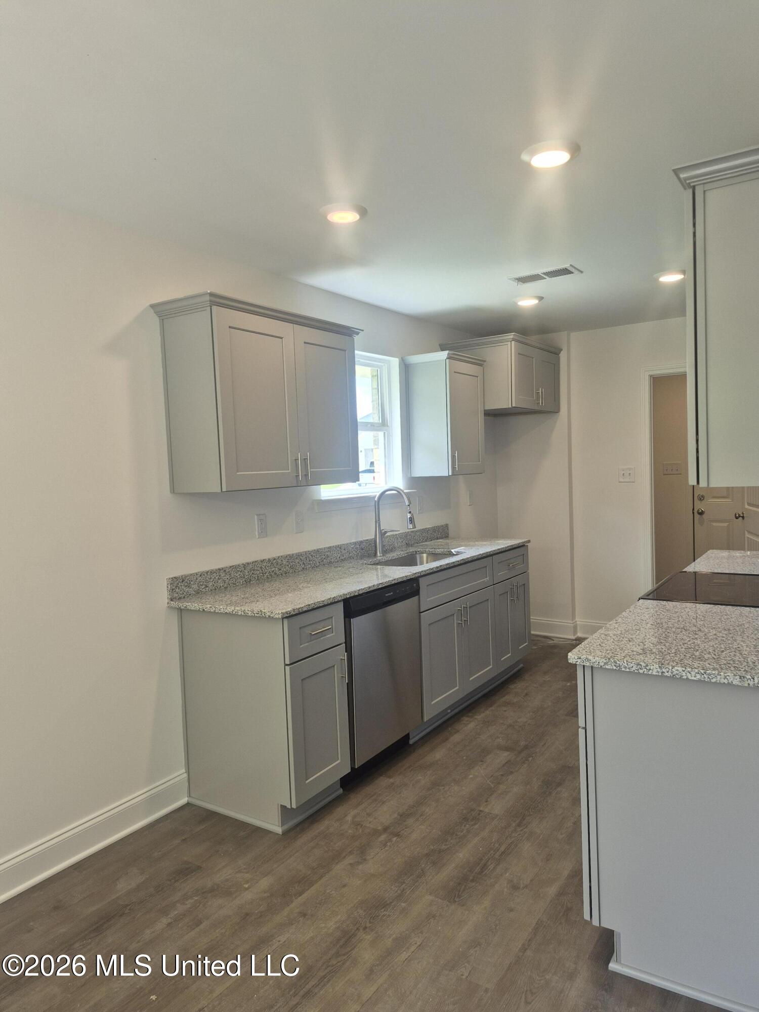 7745 Ferndale Drive Property Photo 2