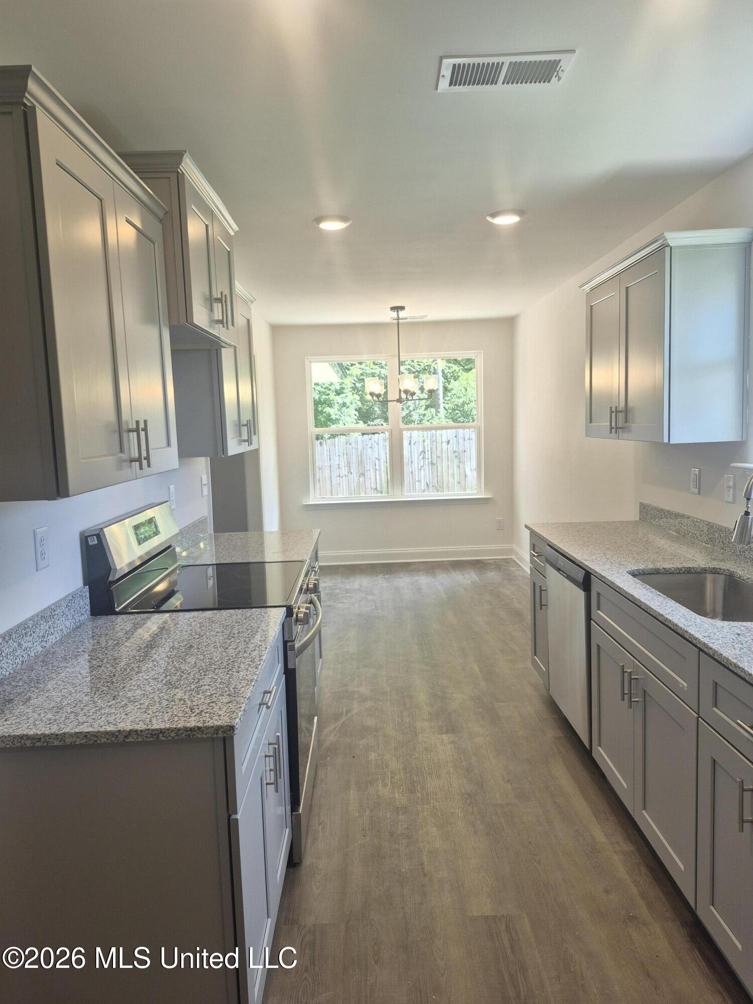 7745 Ferndale Drive Property Photo 4