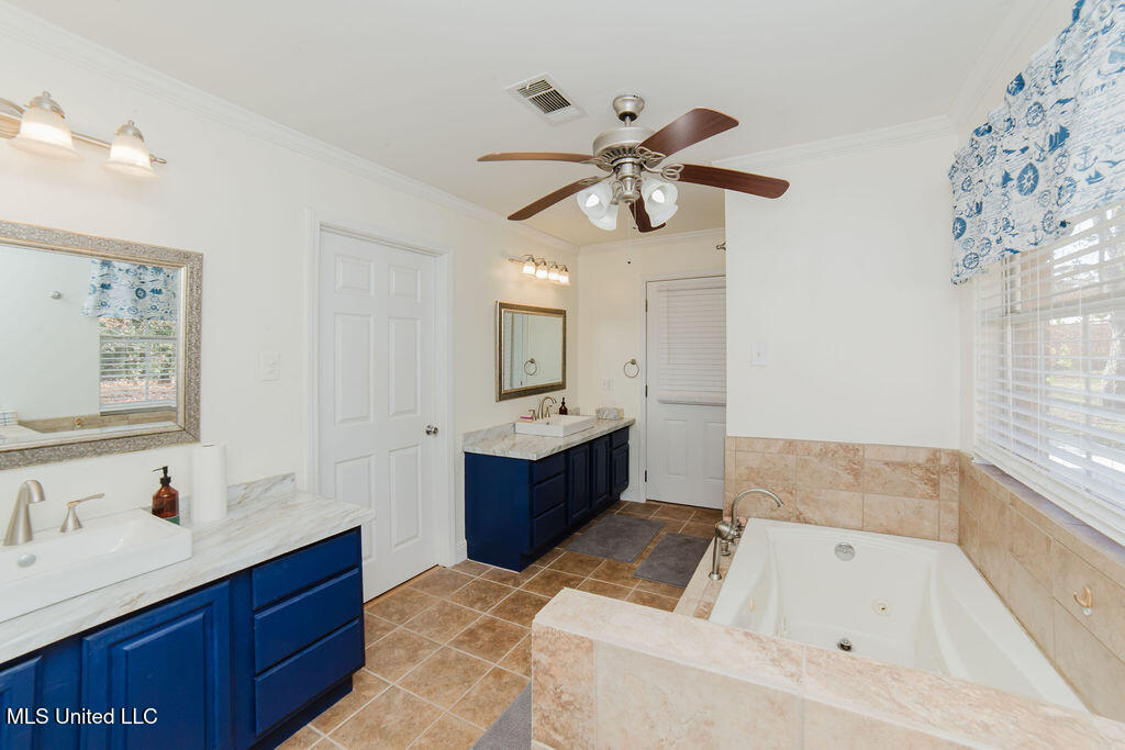 1803 Henderson Street Property Photo 33