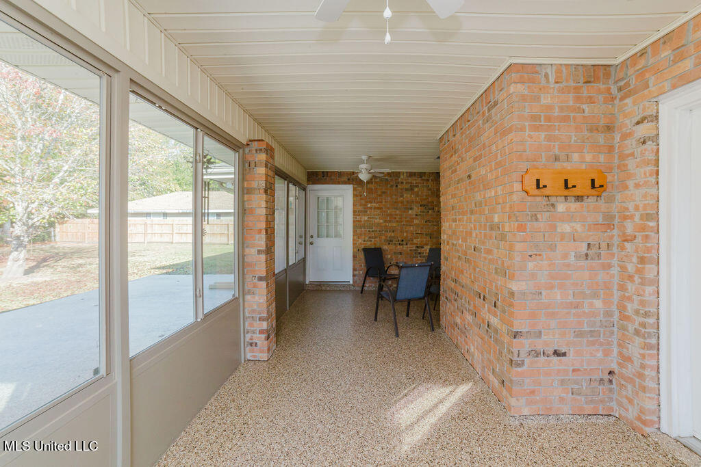 1803 Henderson Street Property Photo 37