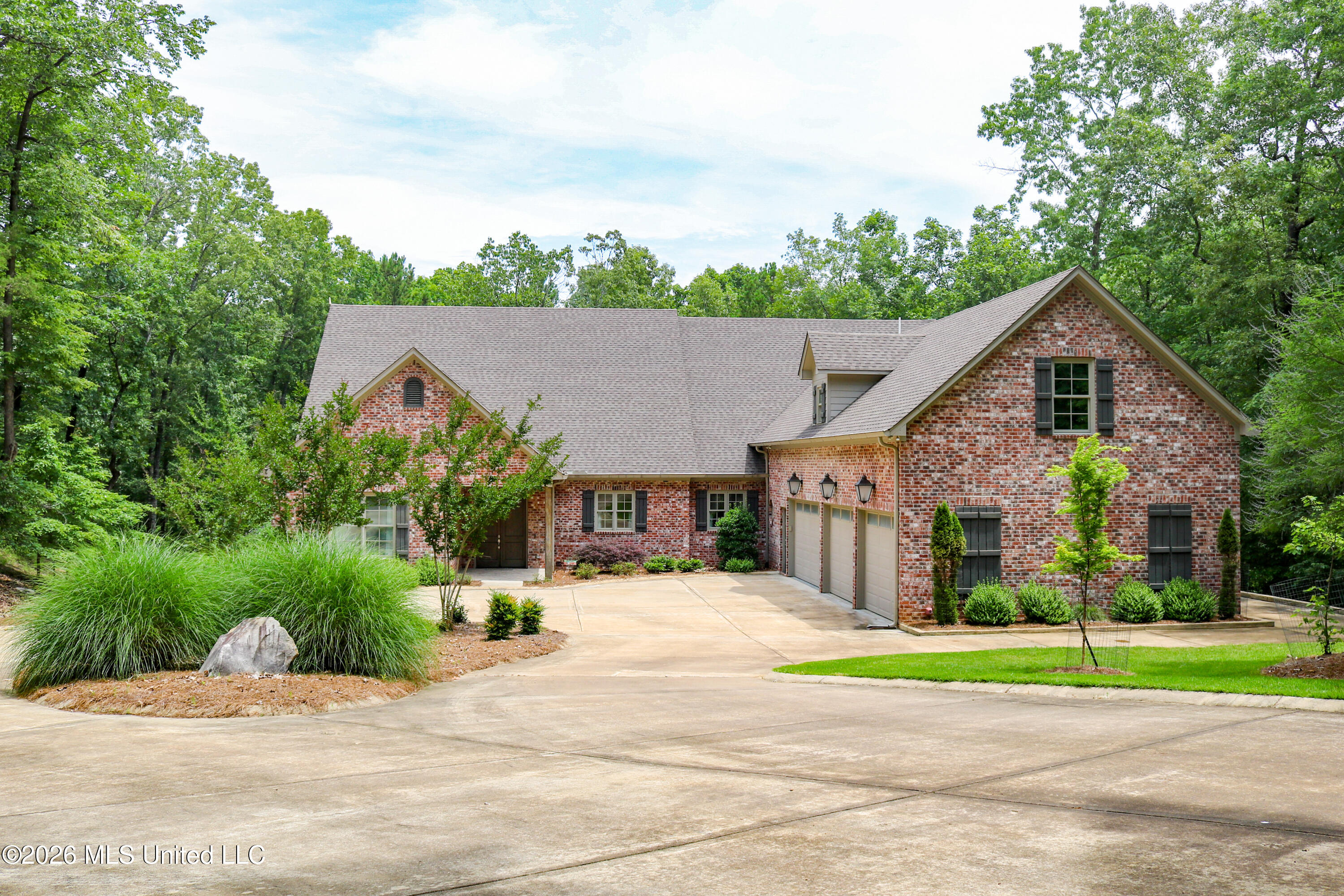 3010 Highlands Circle Property Photo 1